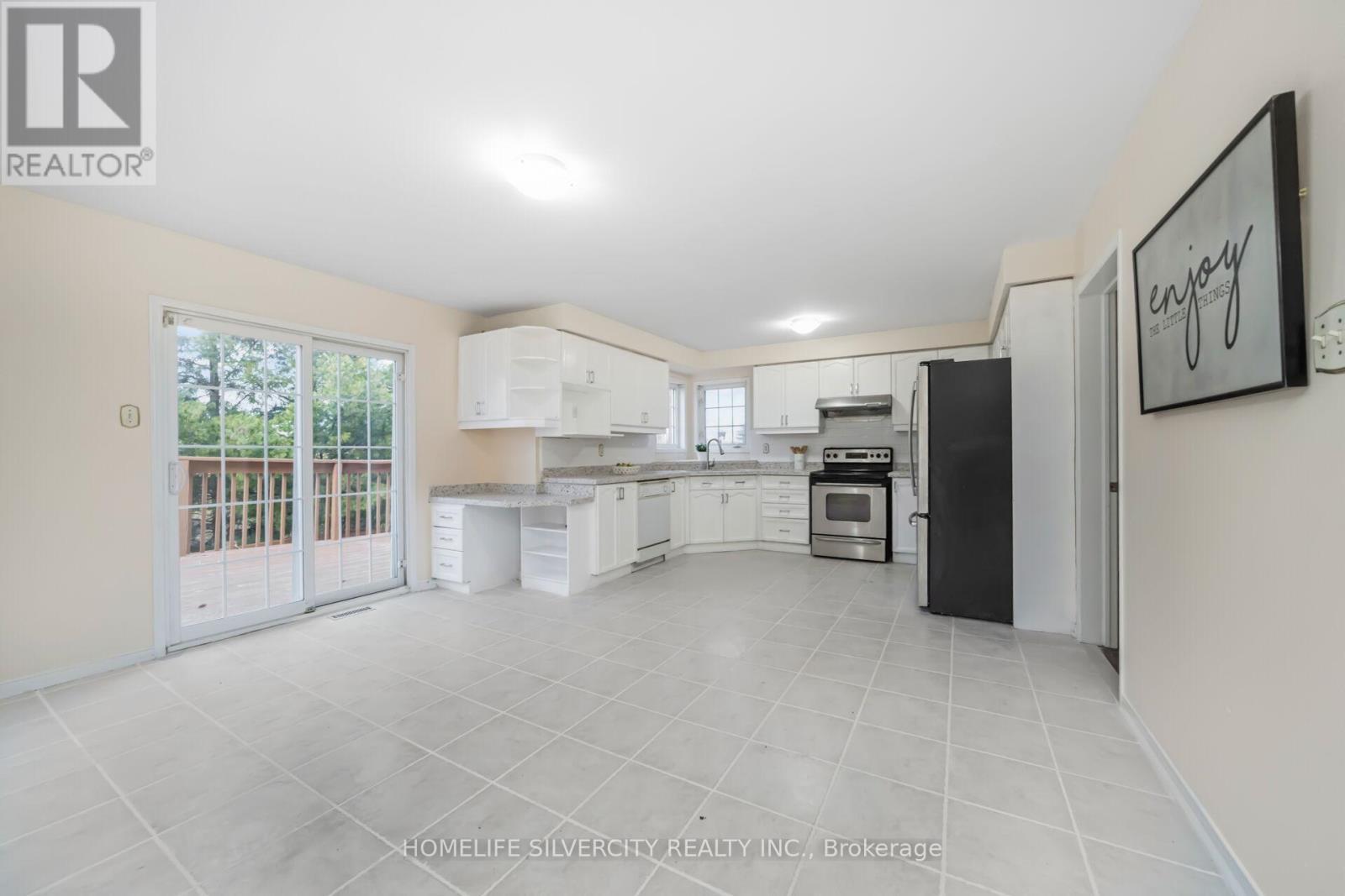 16 Coralreef Crescent, Brampton, ON - Indoor Photo Showing Kitchen