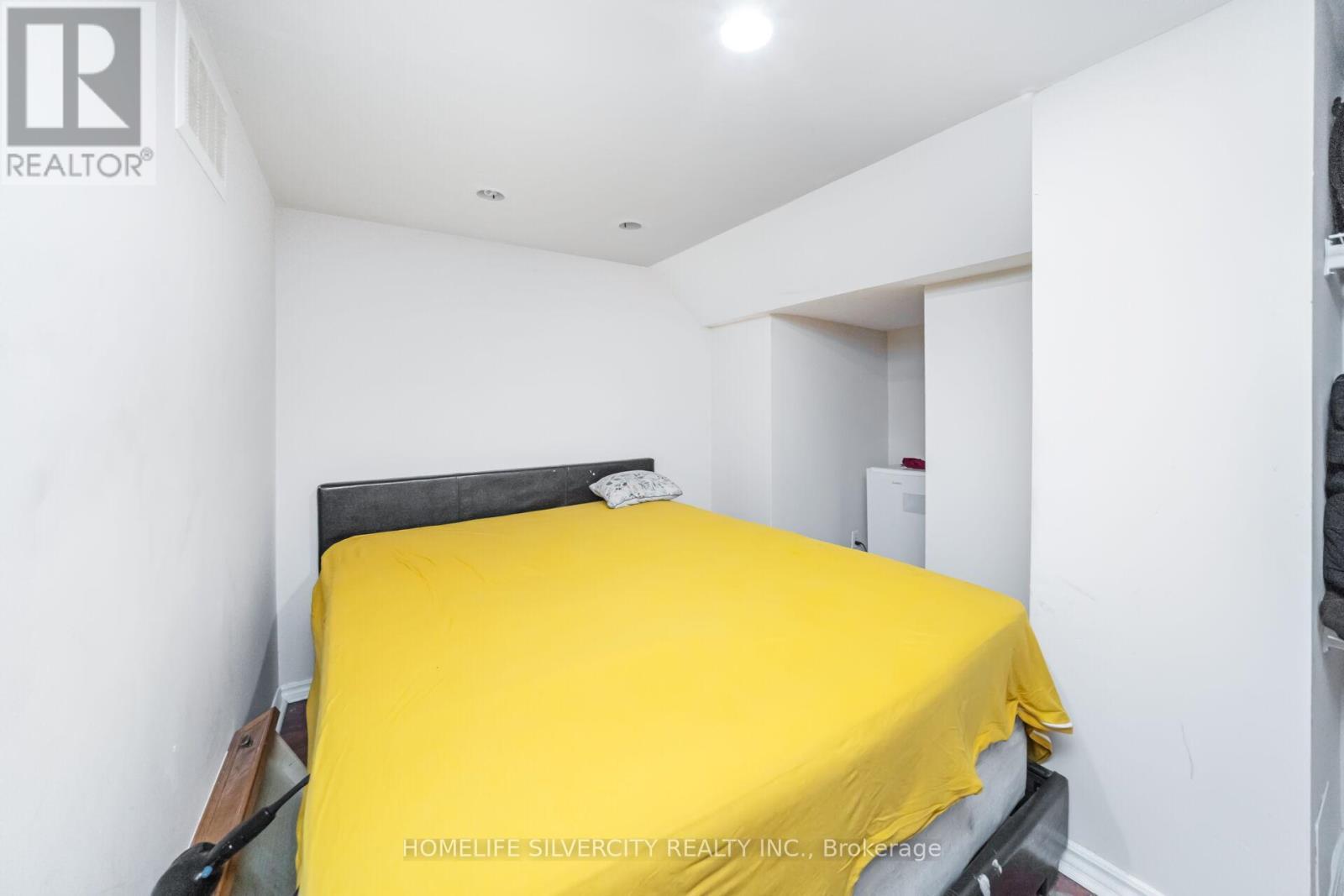 16 Coralreef Crescent, Brampton, ON - Indoor