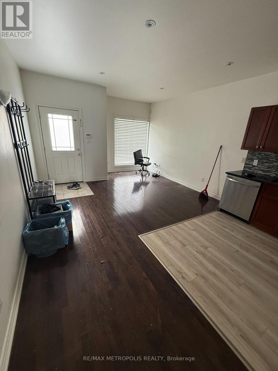 103 - 6045 Dunn Street, Niagara Falls, ON - Indoor Photo Showing Other Room