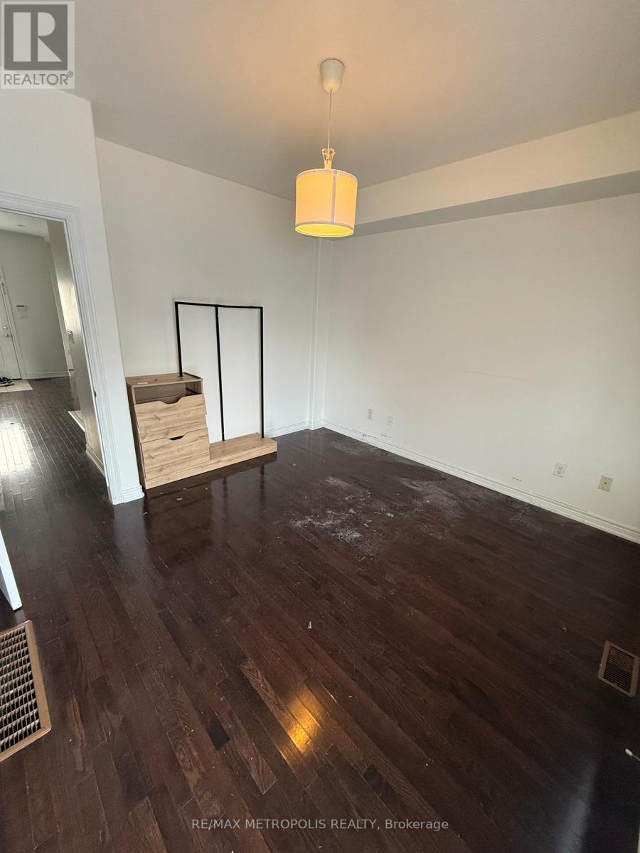 103 - 6045 Dunn Street, Niagara Falls, ON - Indoor Photo Showing Other Room