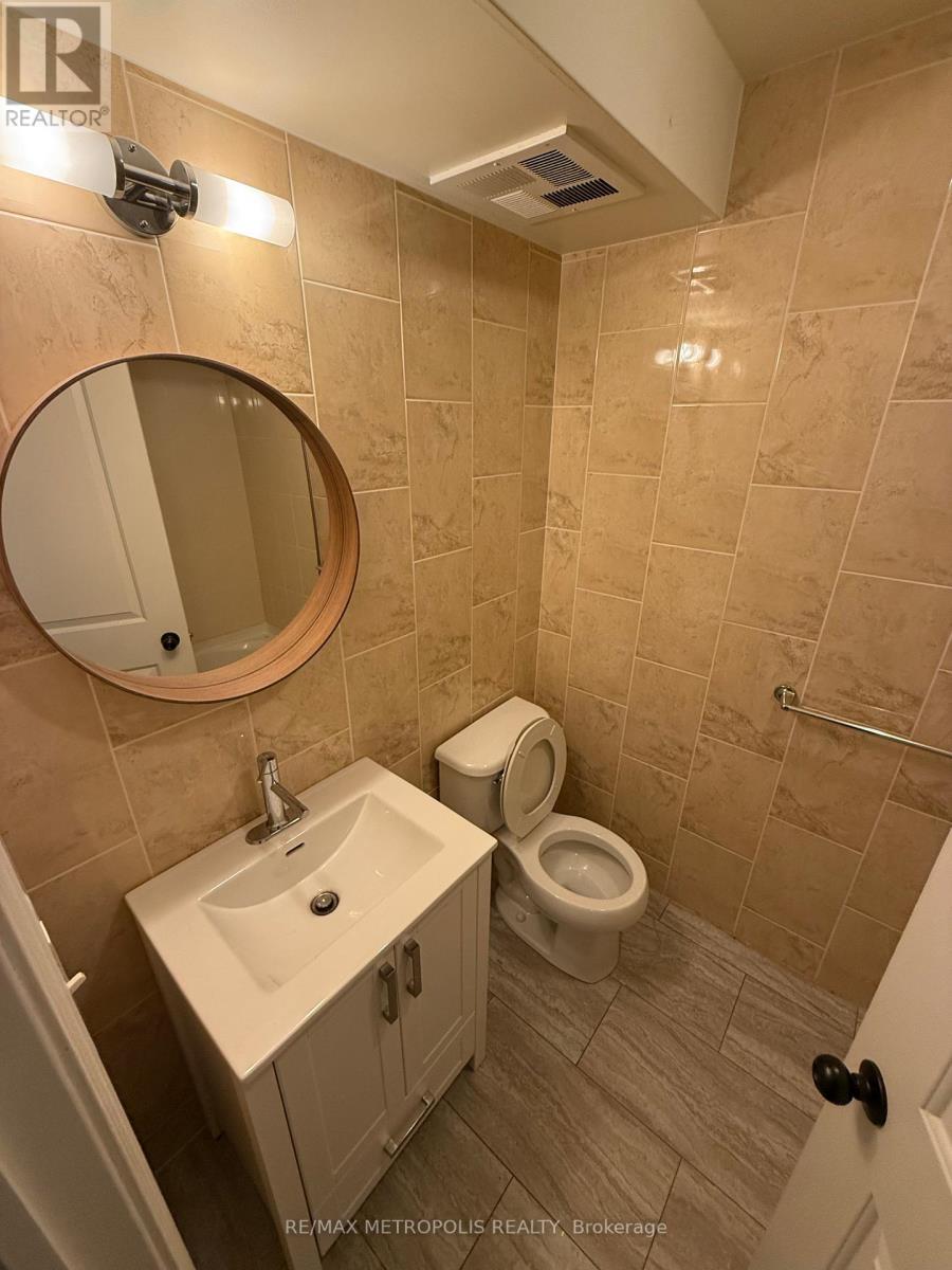 103 - 6045 Dunn Street, Niagara Falls, ON - Indoor Photo Showing Bathroom