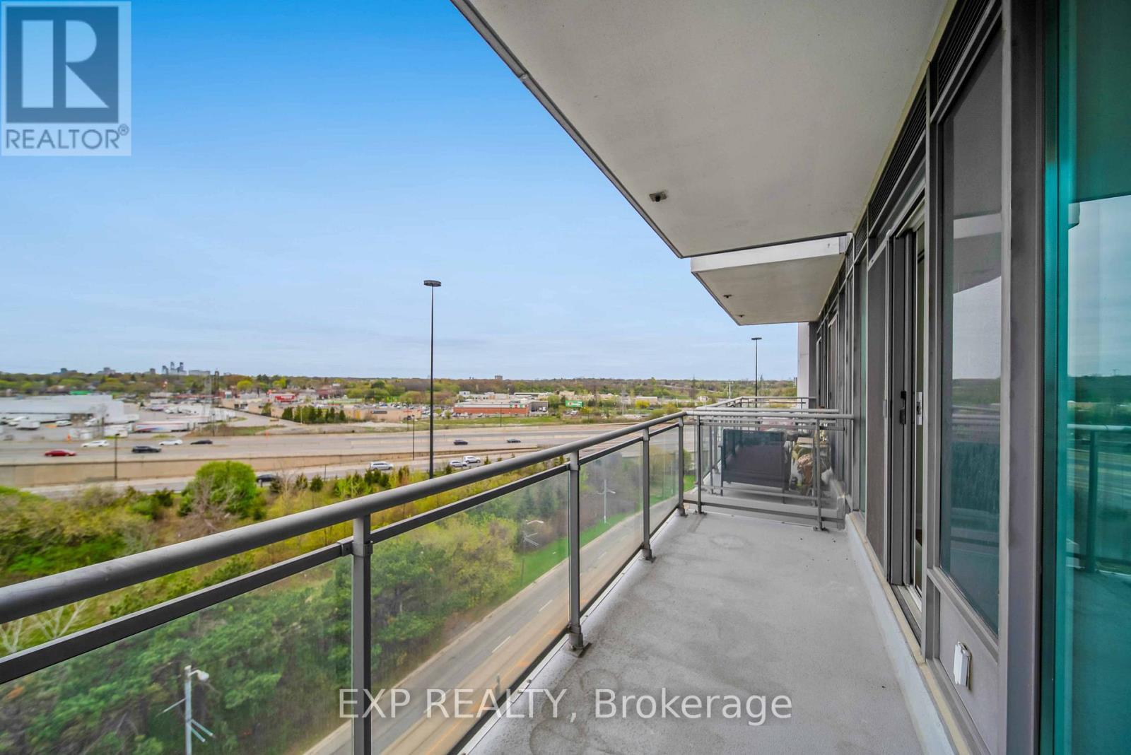 1003 - 2119 Lakeshore Boulevard W, Toronto (Mimico), ON - Outdoor With View With Exterior