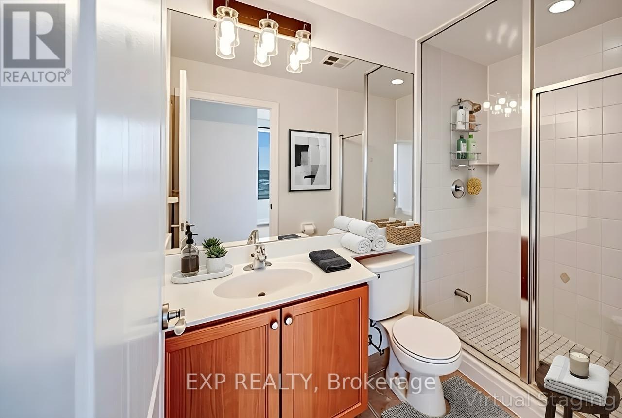 1003 - 2119 Lakeshore Boulevard W, Toronto (Mimico), ON - Indoor Photo Showing Bathroom