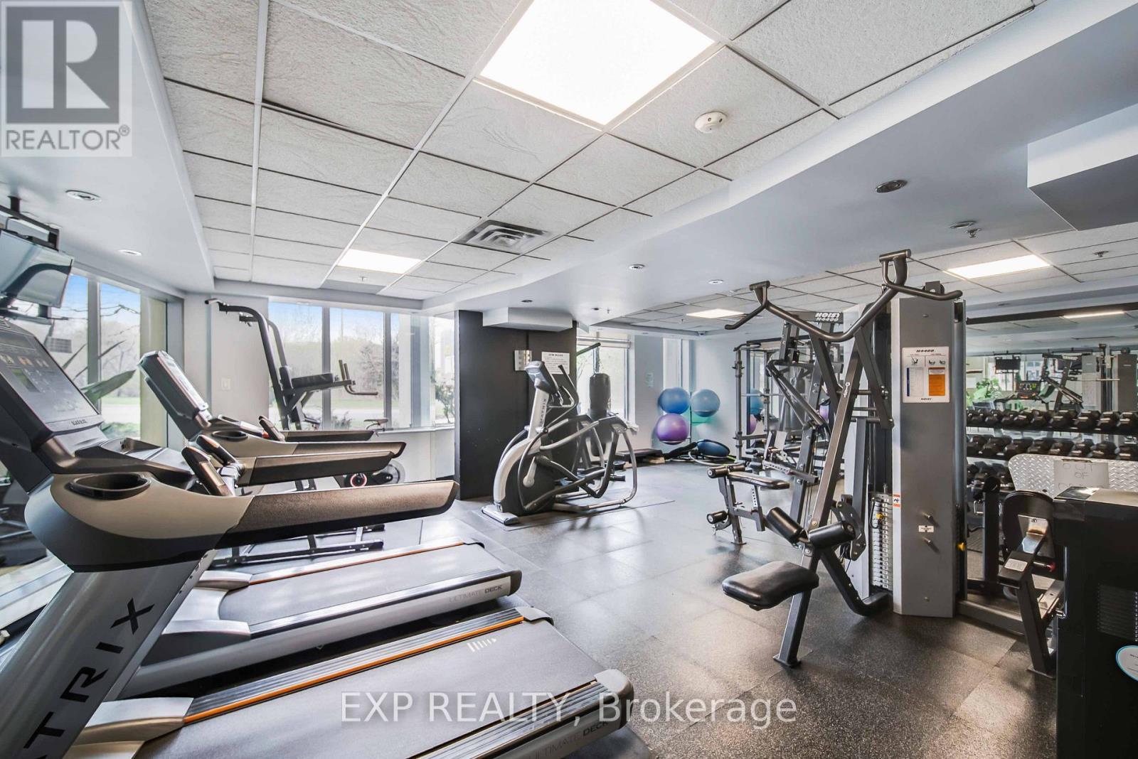 1003 - 2119 Lakeshore Boulevard W, Toronto (Mimico), ON - Indoor Photo Showing Gym Room