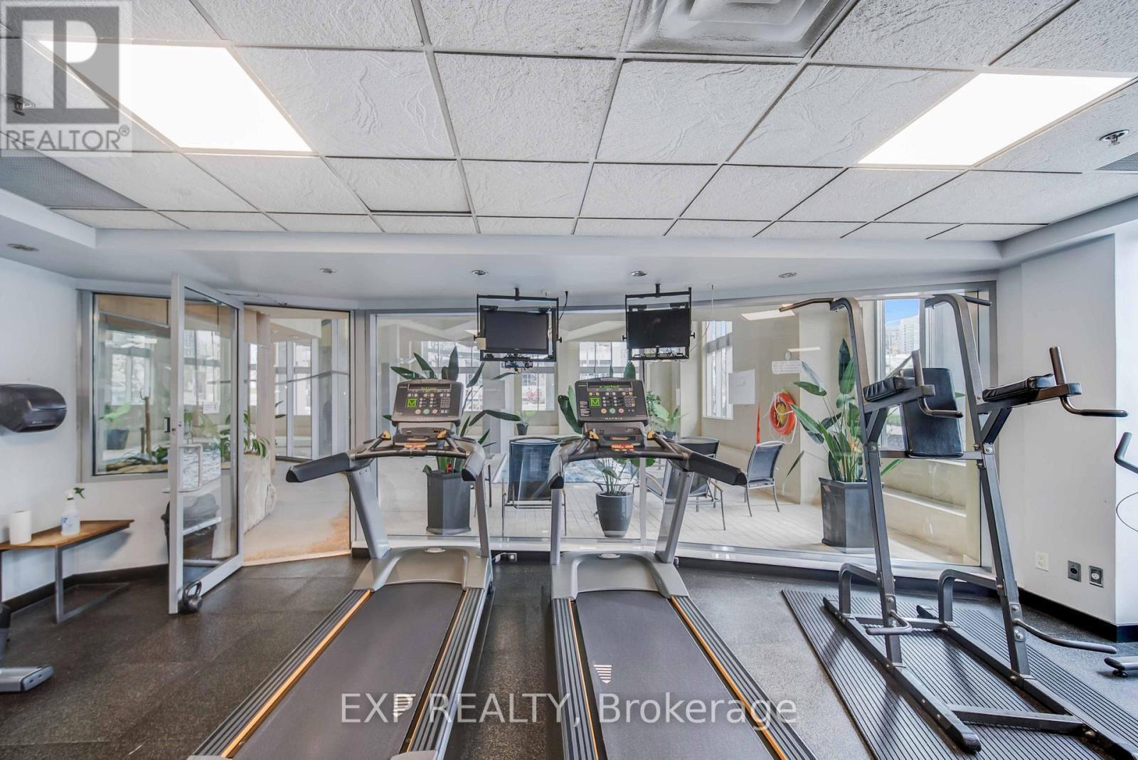 1003 - 2119 Lakeshore Boulevard W, Toronto (Mimico), ON - Indoor Photo Showing Gym Room