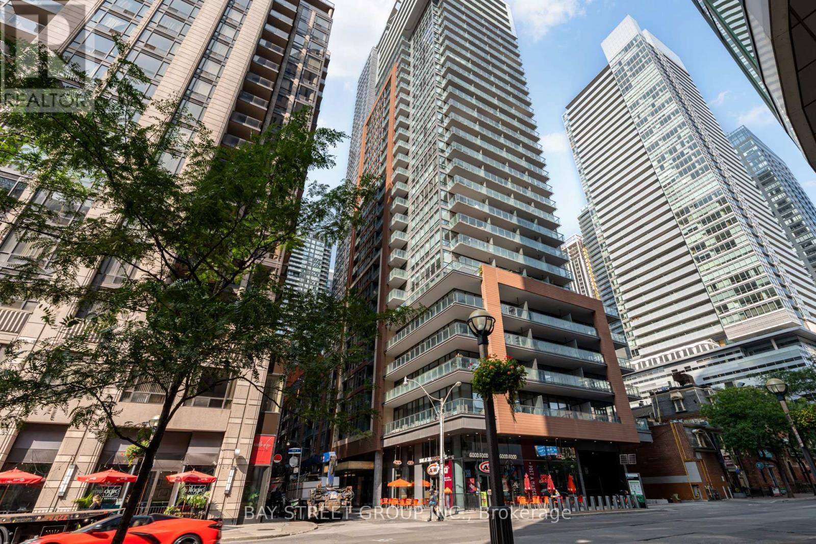 909 - 8 Mercer Street, Toronto, ON - Outdoor With Facade