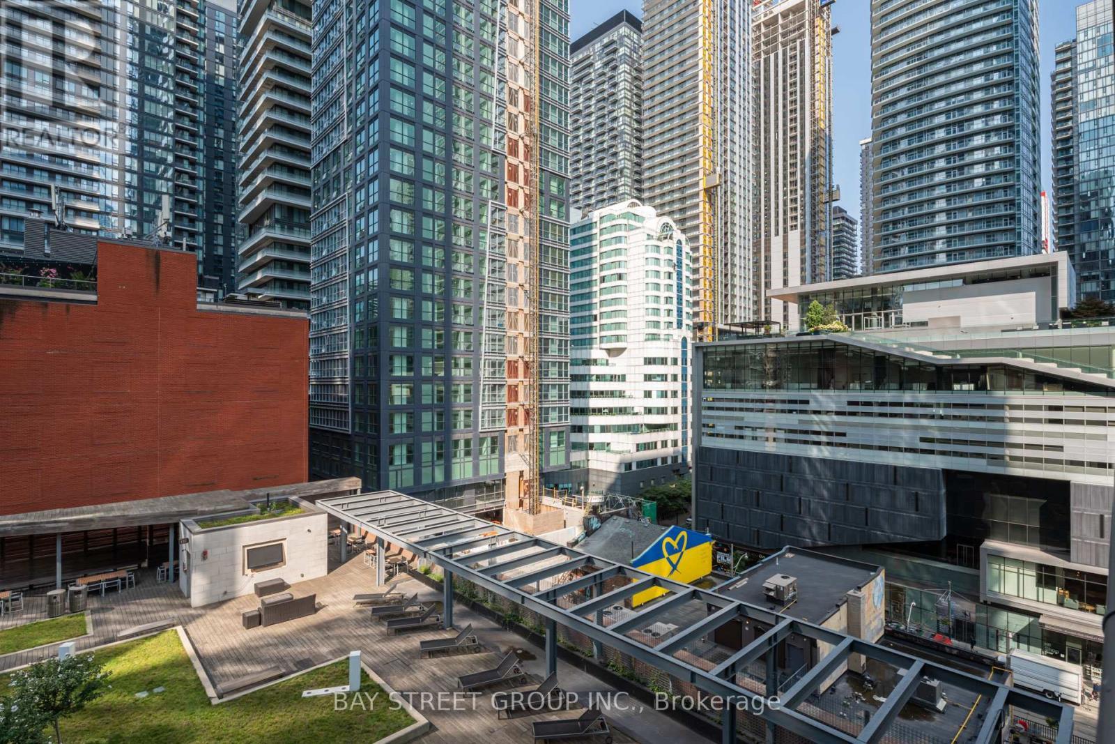 909 - 8 Mercer Street, Toronto, ON - Outdoor With Facade