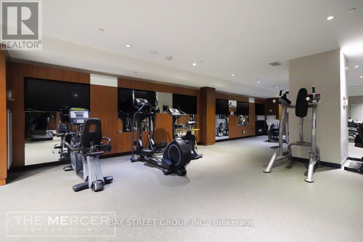 909 - 8 Mercer Street, Toronto, ON - Indoor Photo Showing Gym Room