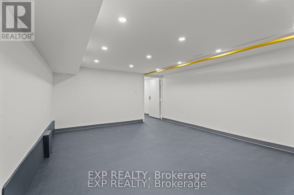 93 John Street S, Hamilton, ON