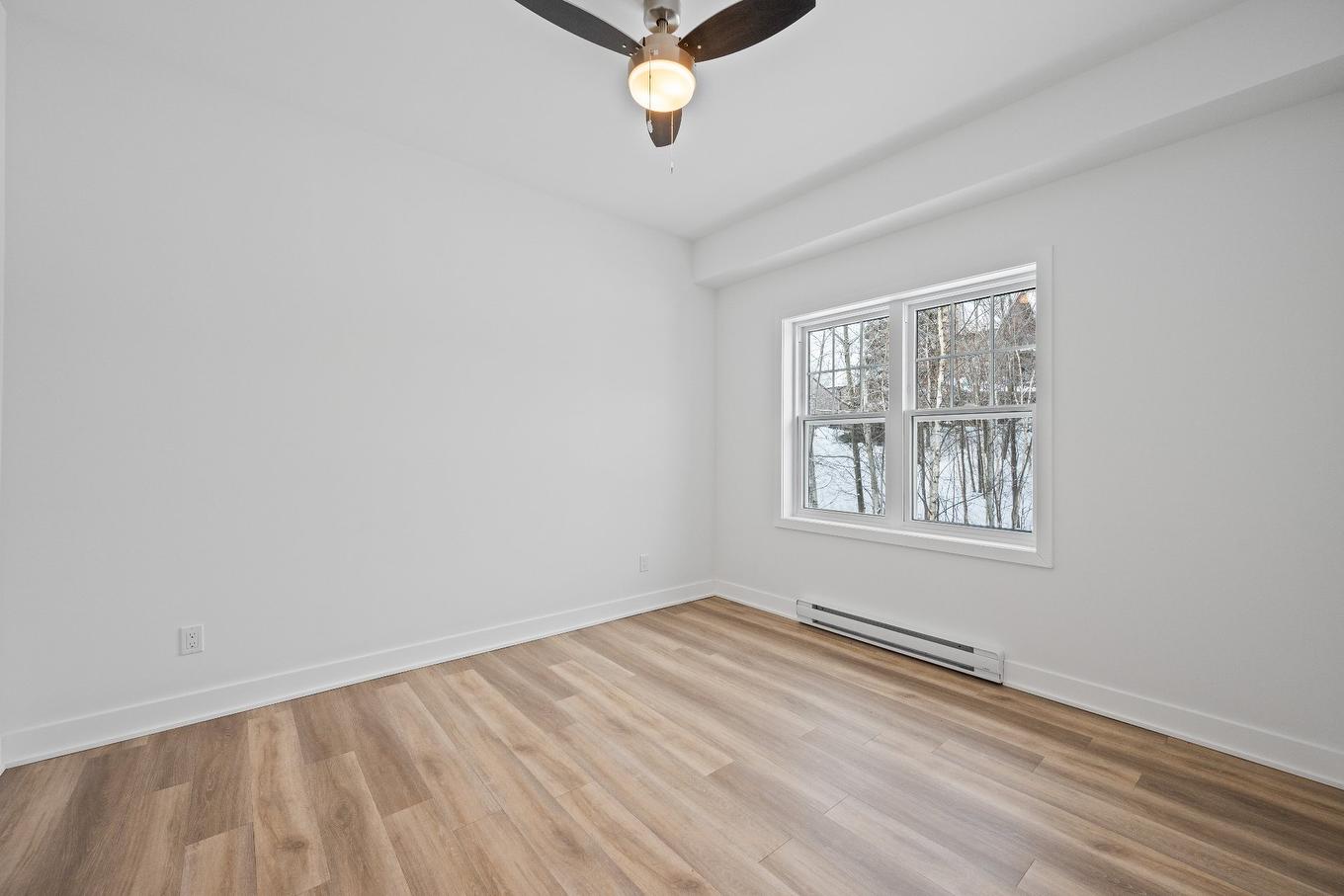 Bedroom - 10-280 Rue Du Mont-Plaisant, Mont-Tremblant, QC - Indoor Photo Showing Other Room