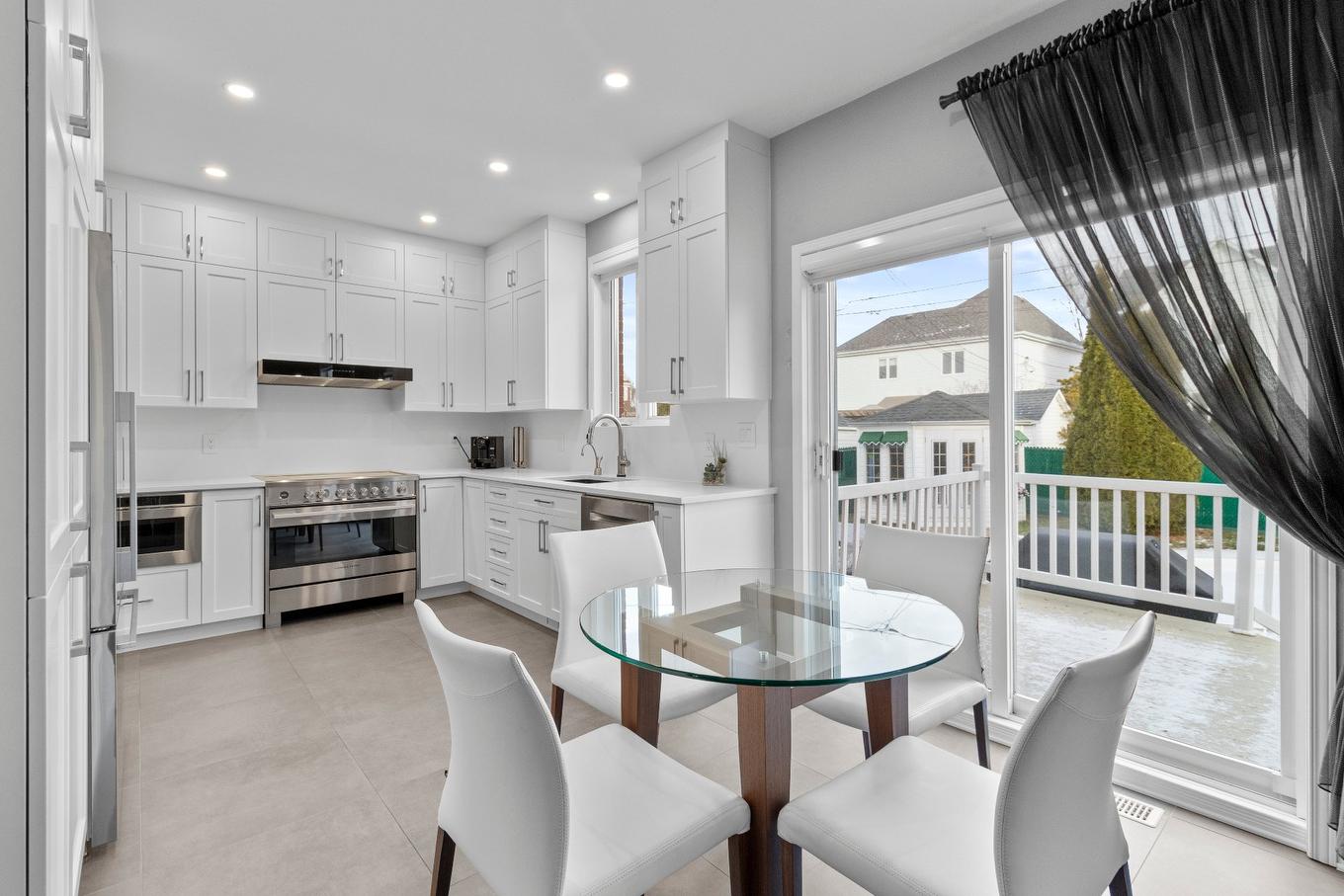 Kitchen - 907 Rue Henri-Massé, Longueuil (Saint-Hubert), QC - Indoor Photo Showing Dining Room