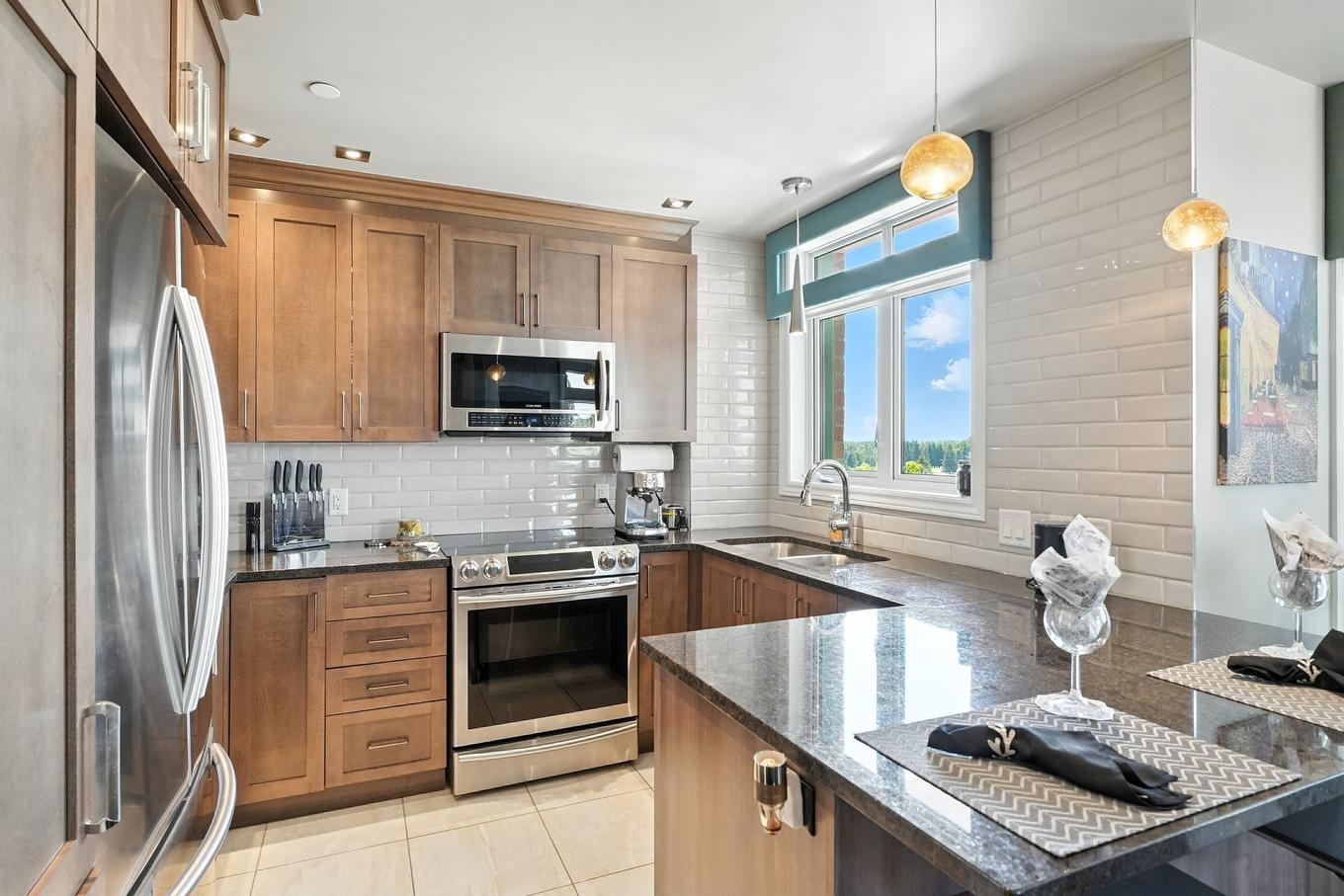 Cuisine - 412-1180 Ch. D'Aylmer, Gatineau (Aylmer), QC - Indoor Photo Showing Kitchen With Double Sink With Upgraded Kitchen