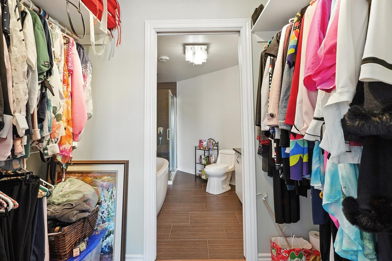 Salle de bains attenante à la CCP - 412-1180 Ch. D'Aylmer, Gatineau (Aylmer), QC - Indoor With Storage