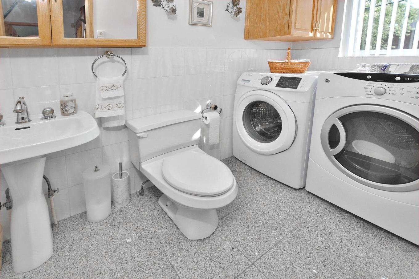 Laundry room - 209 55E Avenue, Montréal (Lachine), QC - Indoor Photo Showing Laundry Room