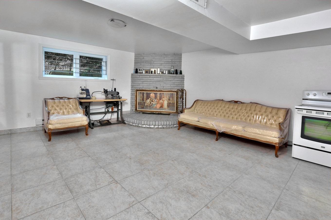 Playroom - 209 55E Avenue, Montréal (Lachine), QC - Indoor With Fireplace