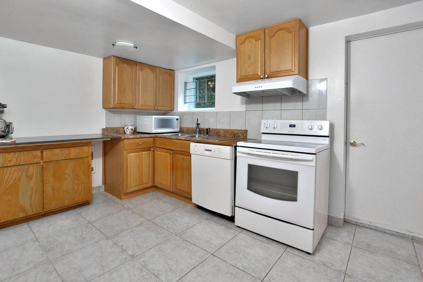 Other - 209 55E Avenue, Montréal (Lachine), QC - Indoor Photo Showing Kitchen With Double Sink