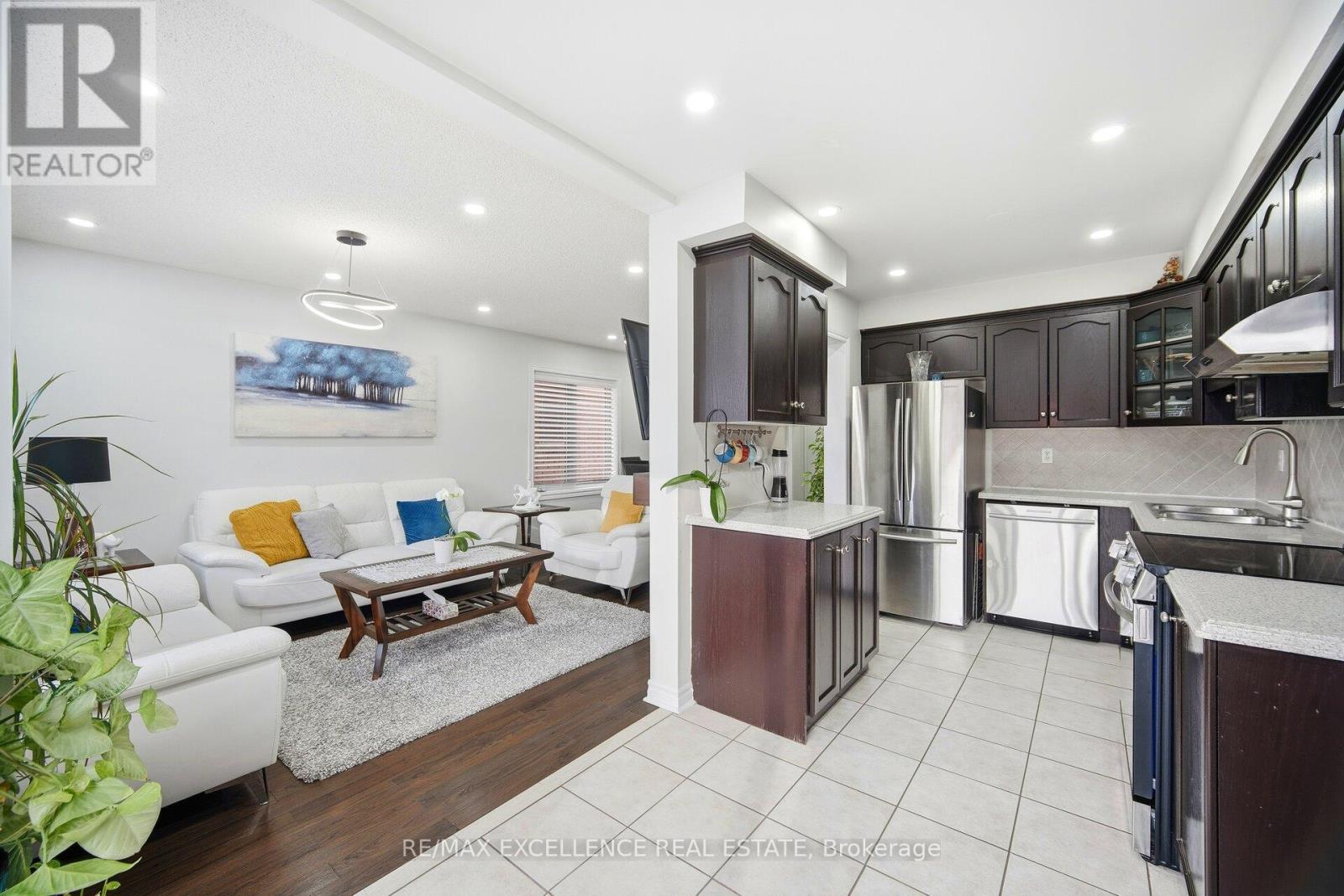 38 Coppermill Drive, Brampton, ON - Indoor Photo Showing Kitchen
