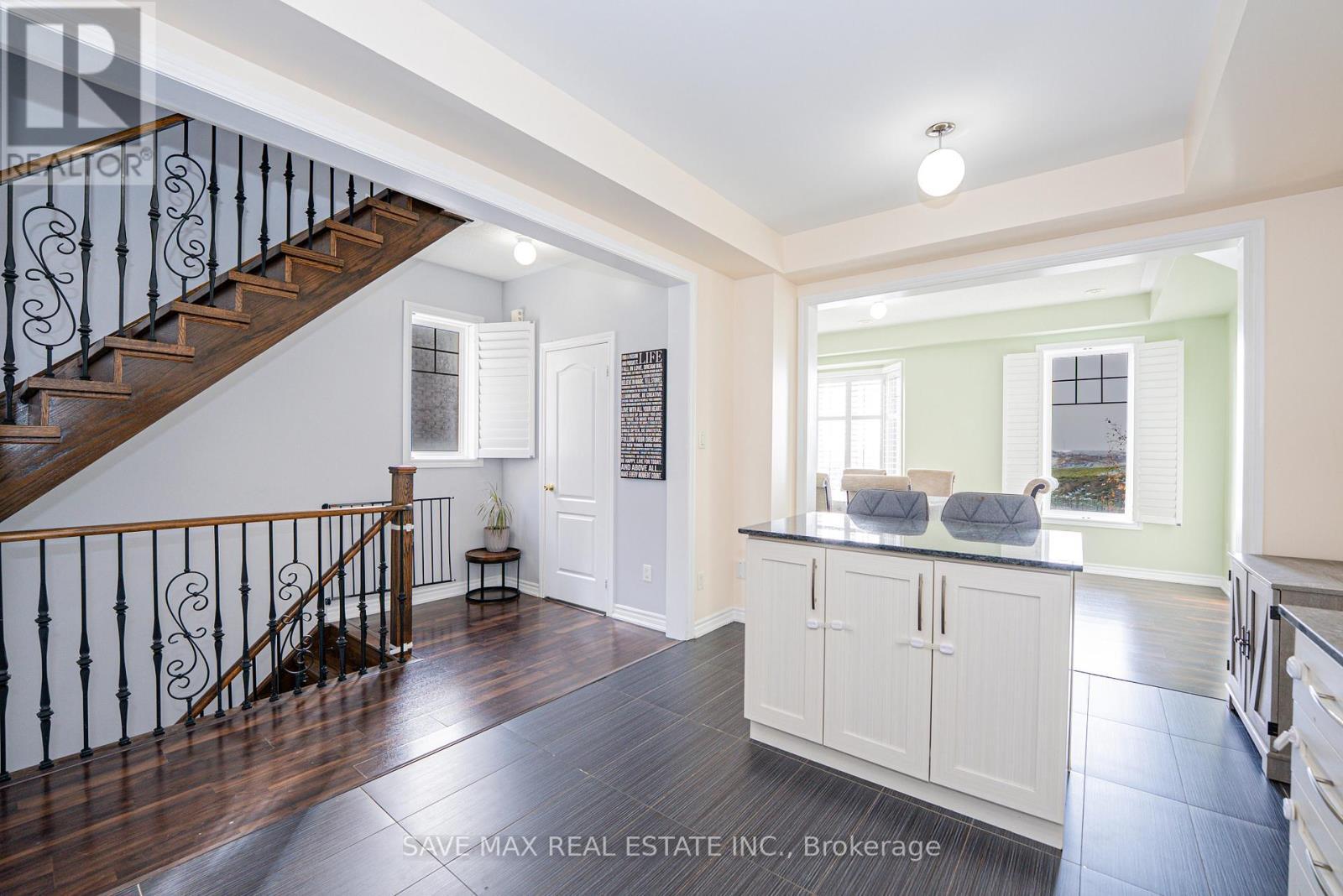 18 New Pines Trail, Brampton, ON - Indoor Photo Showing Other Room
