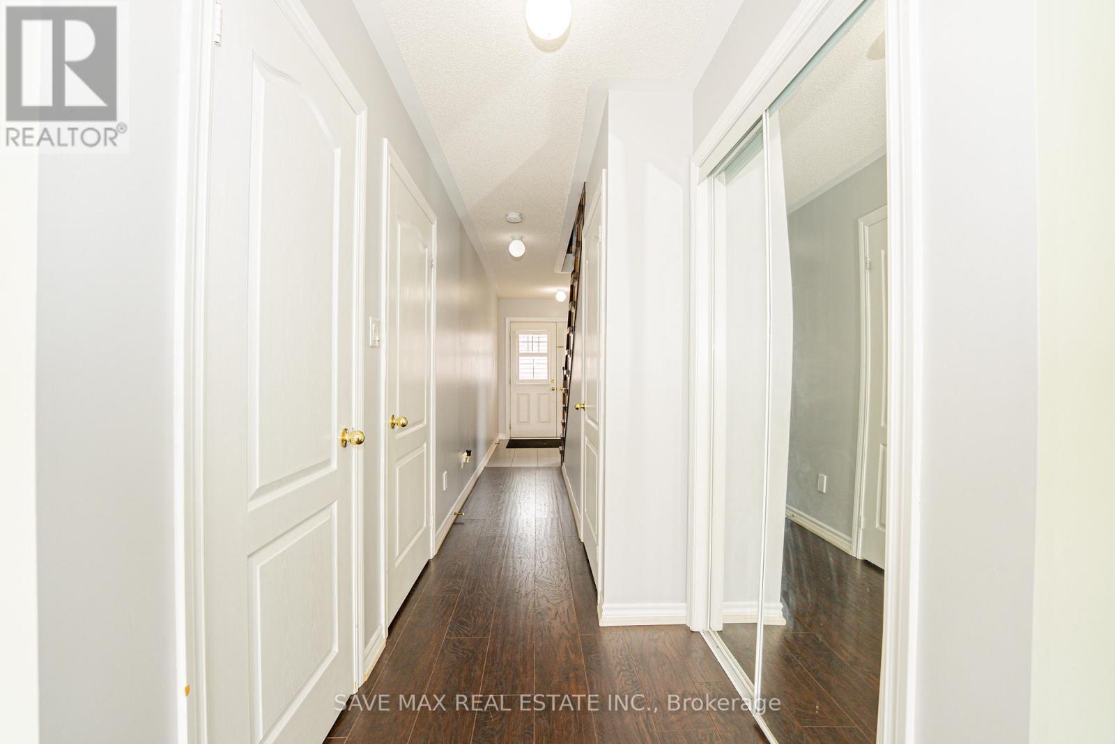 18 New Pines Trail, Brampton, ON - Indoor Photo Showing Other Room