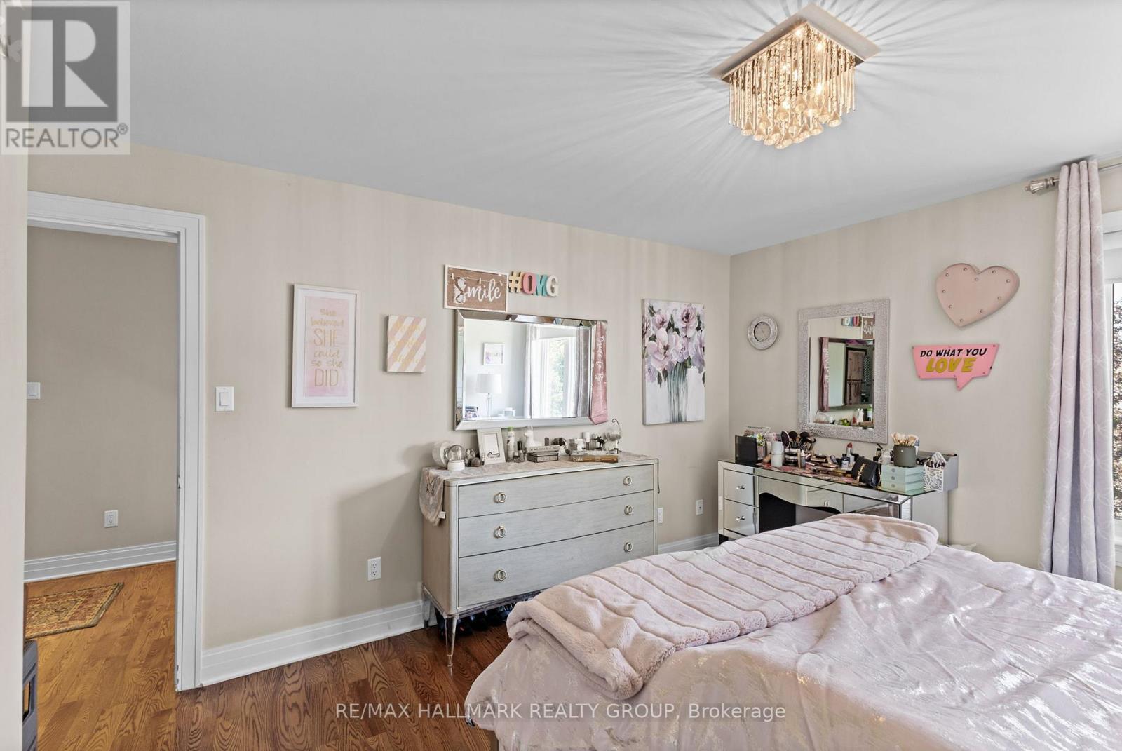 2266 Prospect Avenue, Ottawa, ON - Indoor Photo Showing Bedroom