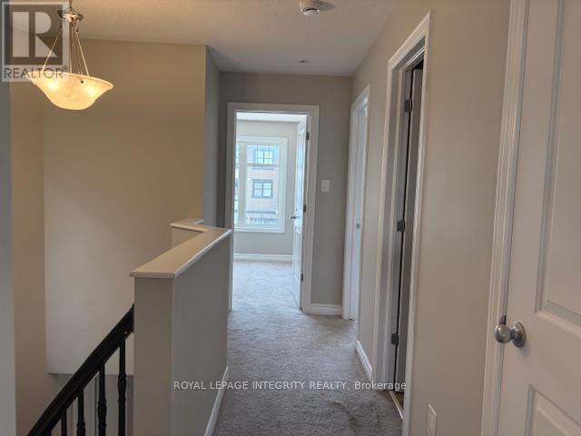 Upper hallway - 29 Fallengale Crescent W, Ottawa, ON - Indoor Photo Showing Other Room