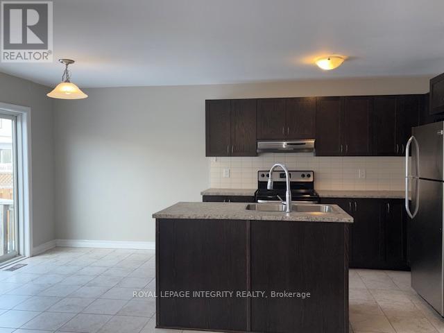 29 Fallengale Crescent W, Ottawa, ON - Indoor Photo Showing Kitchen With Double Sink