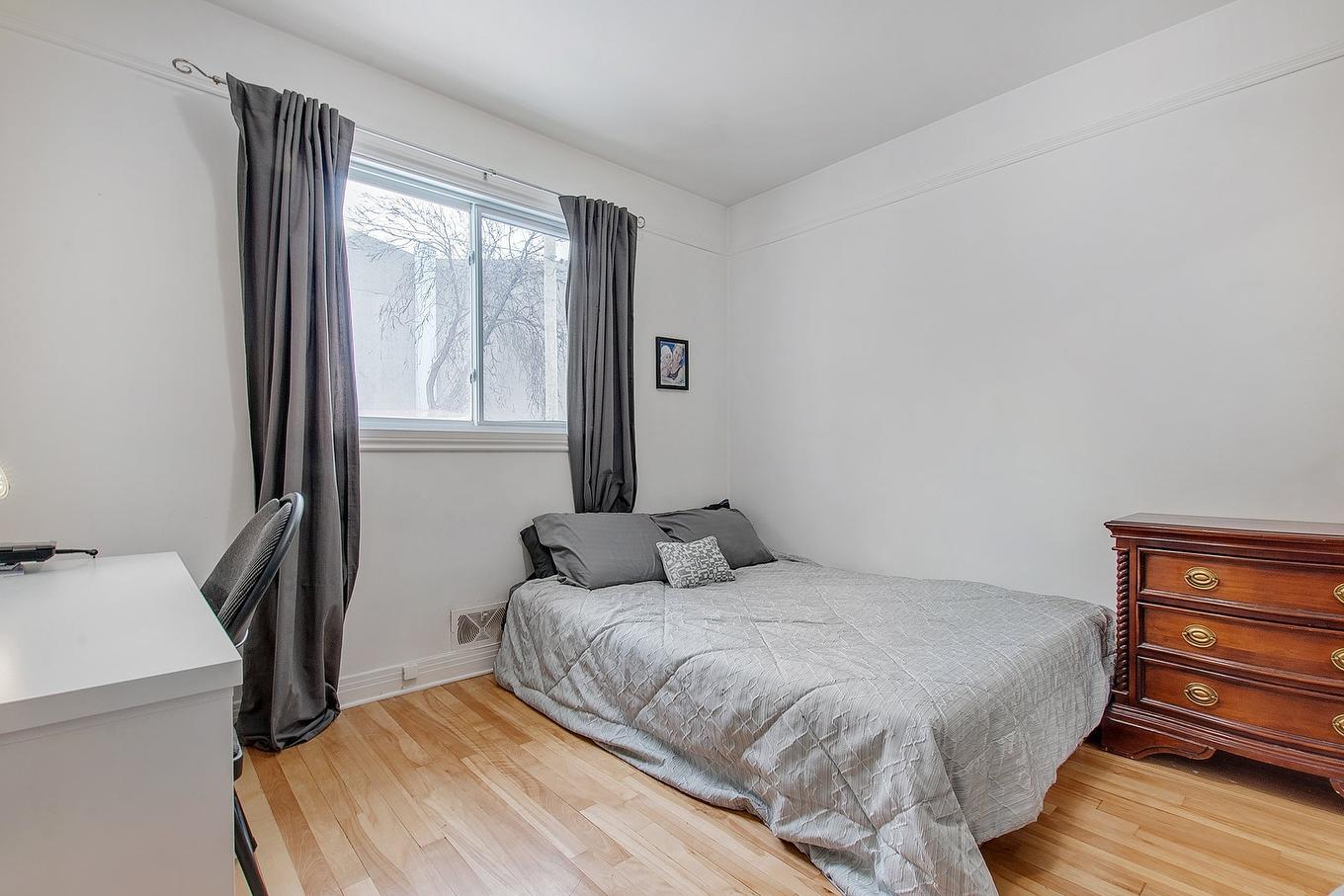 Chambre à coucher - 50 Av. De Galais, Laval (Laval-Des-Rapides), QC - Indoor Photo Showing Bedroom