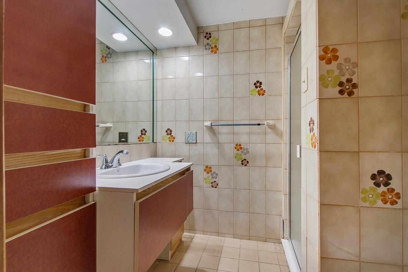 Salle de bains - 50 Av. De Galais, Laval (Laval-Des-Rapides), QC - Indoor Photo Showing Bathroom