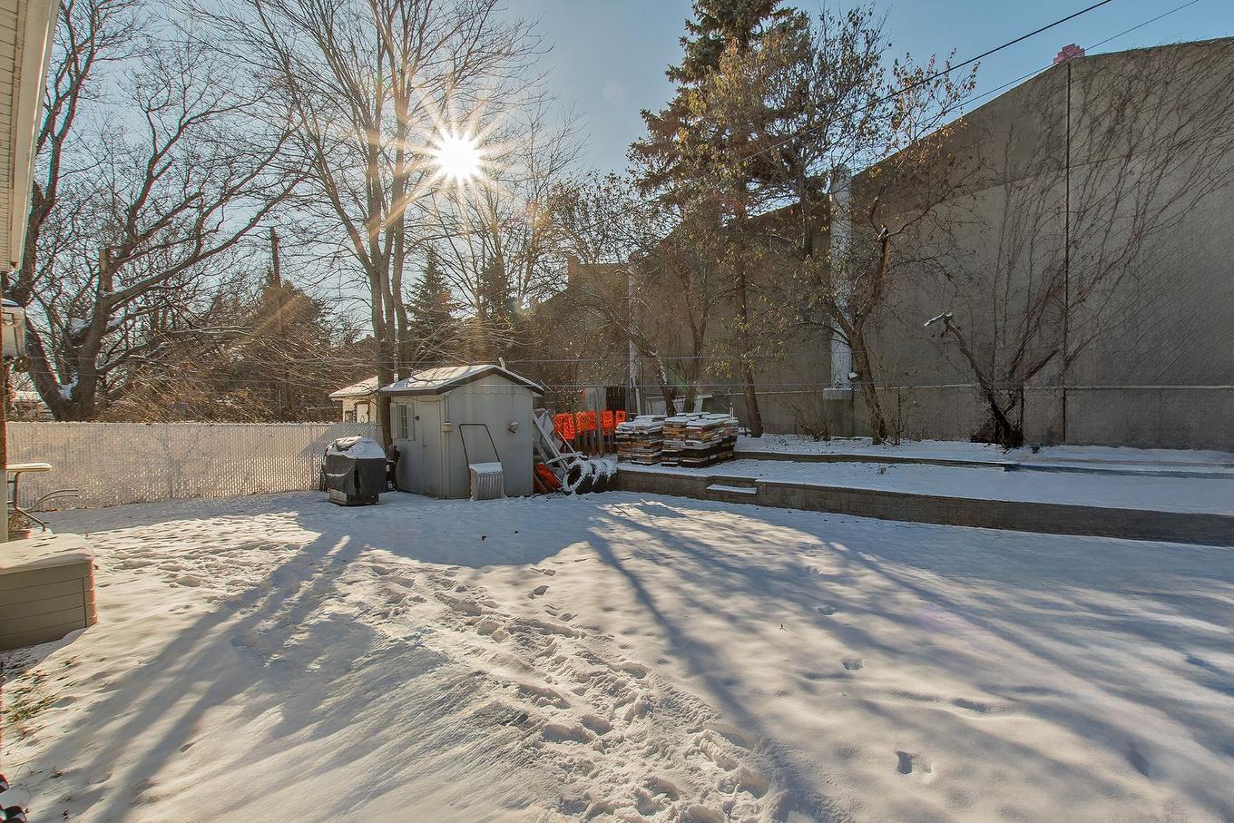 Cour - 50 Av. De Galais, Laval (Laval-Des-Rapides), QC - Outdoor