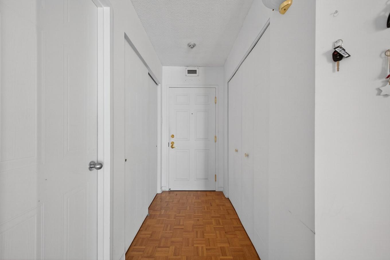 Autre - 503-2075 Rue Caroline-Béique, Montréal (Ahuntsic-Cartierville), QC - Indoor Photo Showing Other Room