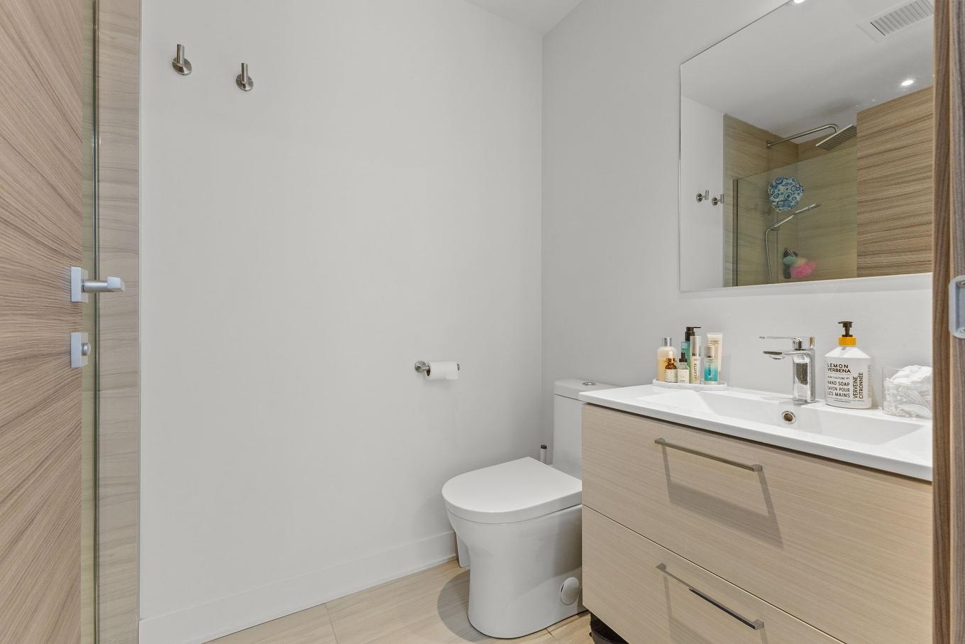 Salle de bains attenante à la CCP - 420B-1400 Rue Ottawa, Montréal (Le Sud-Ouest), QC - Indoor Photo Showing Bathroom