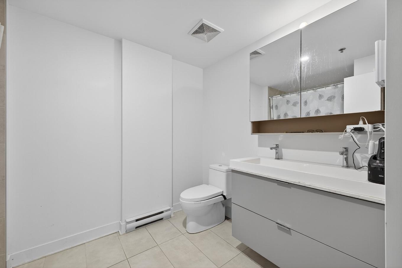 Bathroom - 1415-1375 Rue Des Bassins, Montréal (Le Sud-Ouest), QC - Indoor Photo Showing Bathroom