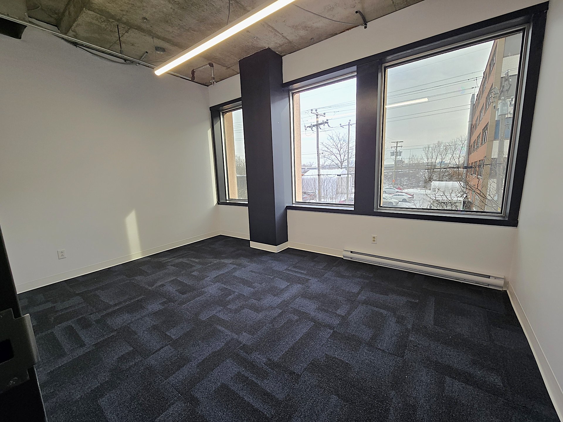 Office - 100-35 Rue De Port-Royal E., Montréal (Ahuntsic-Cartierville), QC - Indoor Photo Showing Other Room