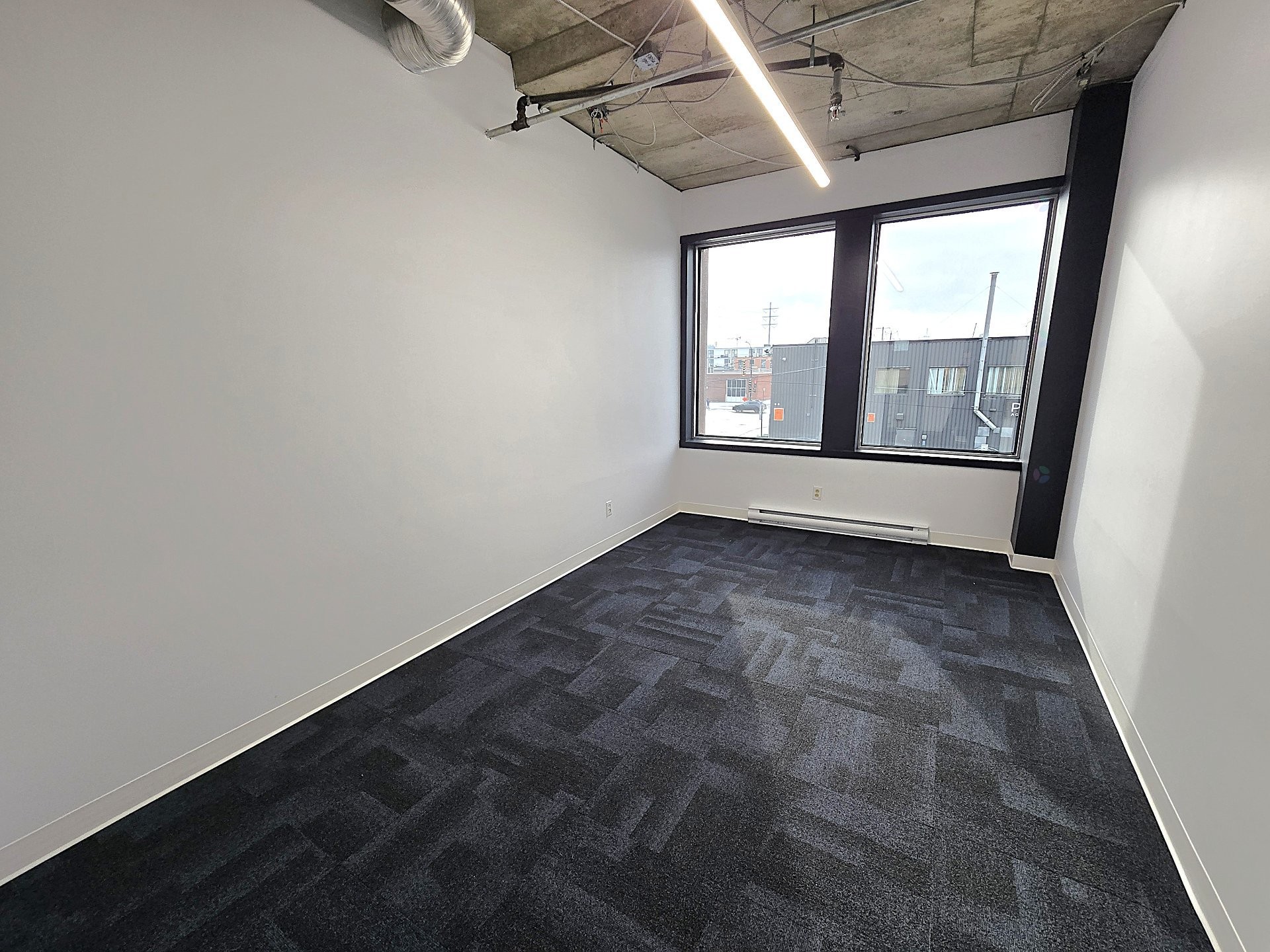 Office - 100-35 Rue De Port-Royal E., Montréal (Ahuntsic-Cartierville), QC - Indoor Photo Showing Other Room