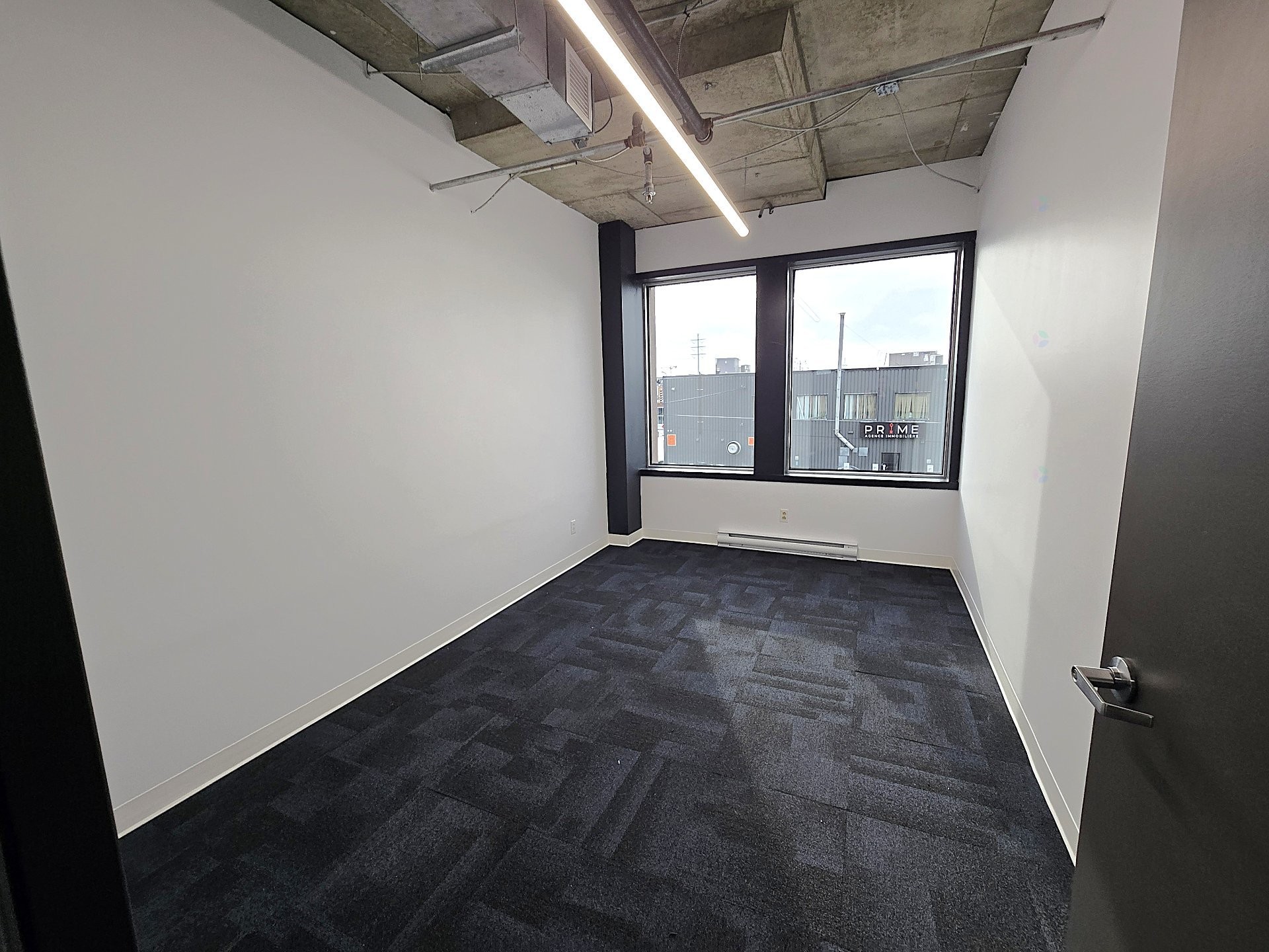 Office - 100-35 Rue De Port-Royal E., Montréal (Ahuntsic-Cartierville), QC - Indoor Photo Showing Other Room