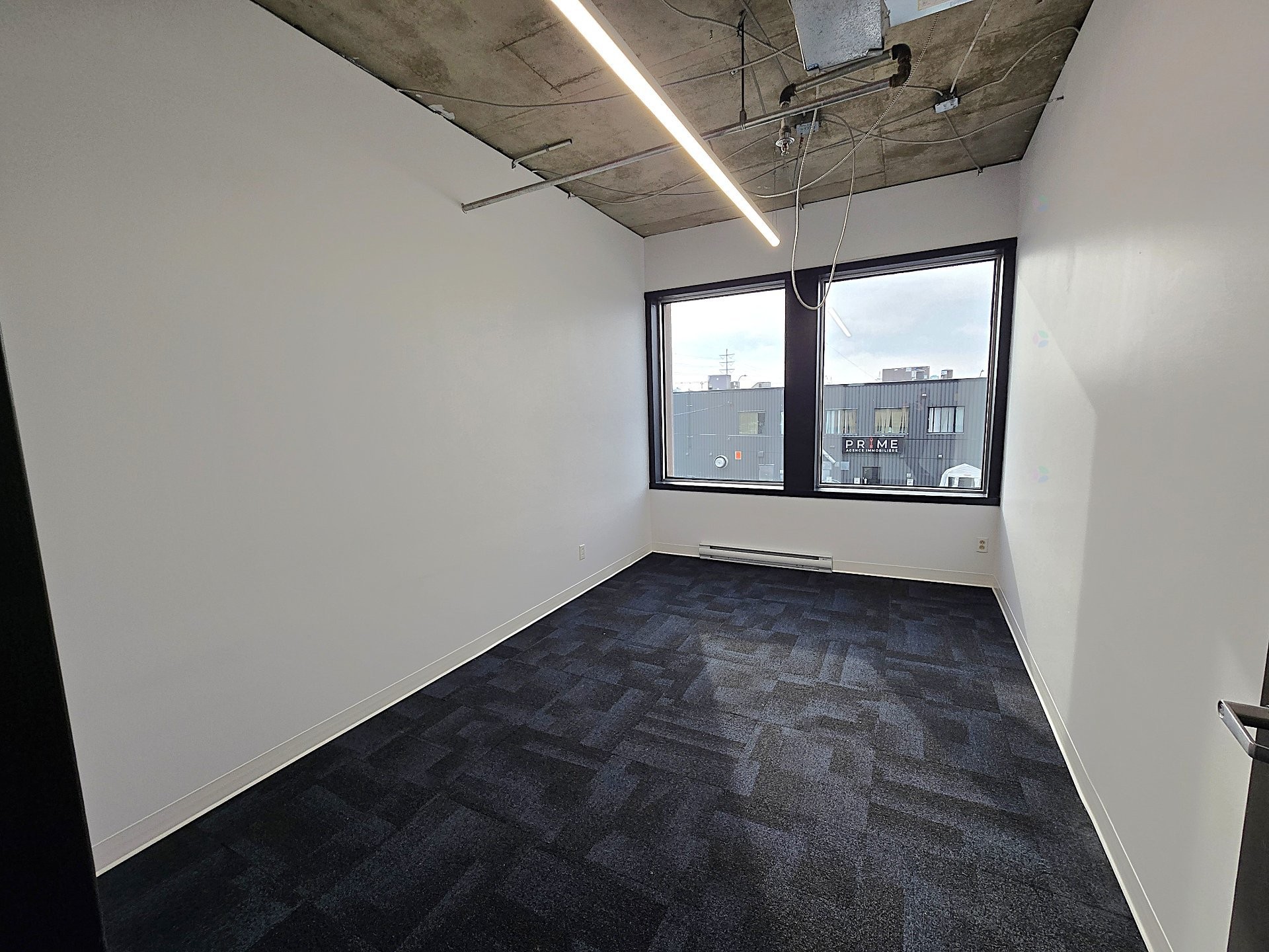 Office - 100-35 Rue De Port-Royal E., Montréal (Ahuntsic-Cartierville), QC - Indoor Photo Showing Other Room