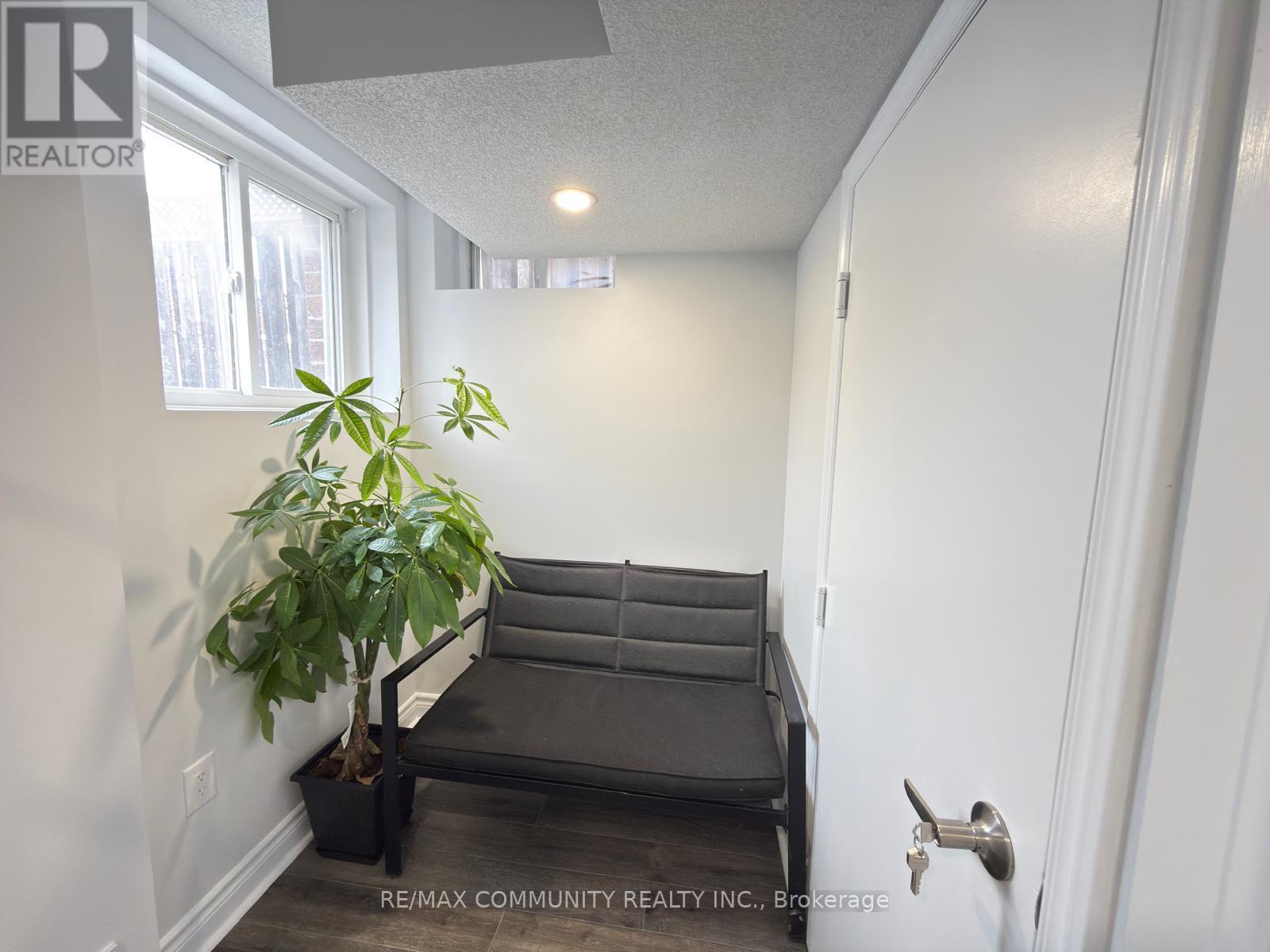 25 Freer Crescent, Ajax, ON - Indoor Photo Showing Other Room