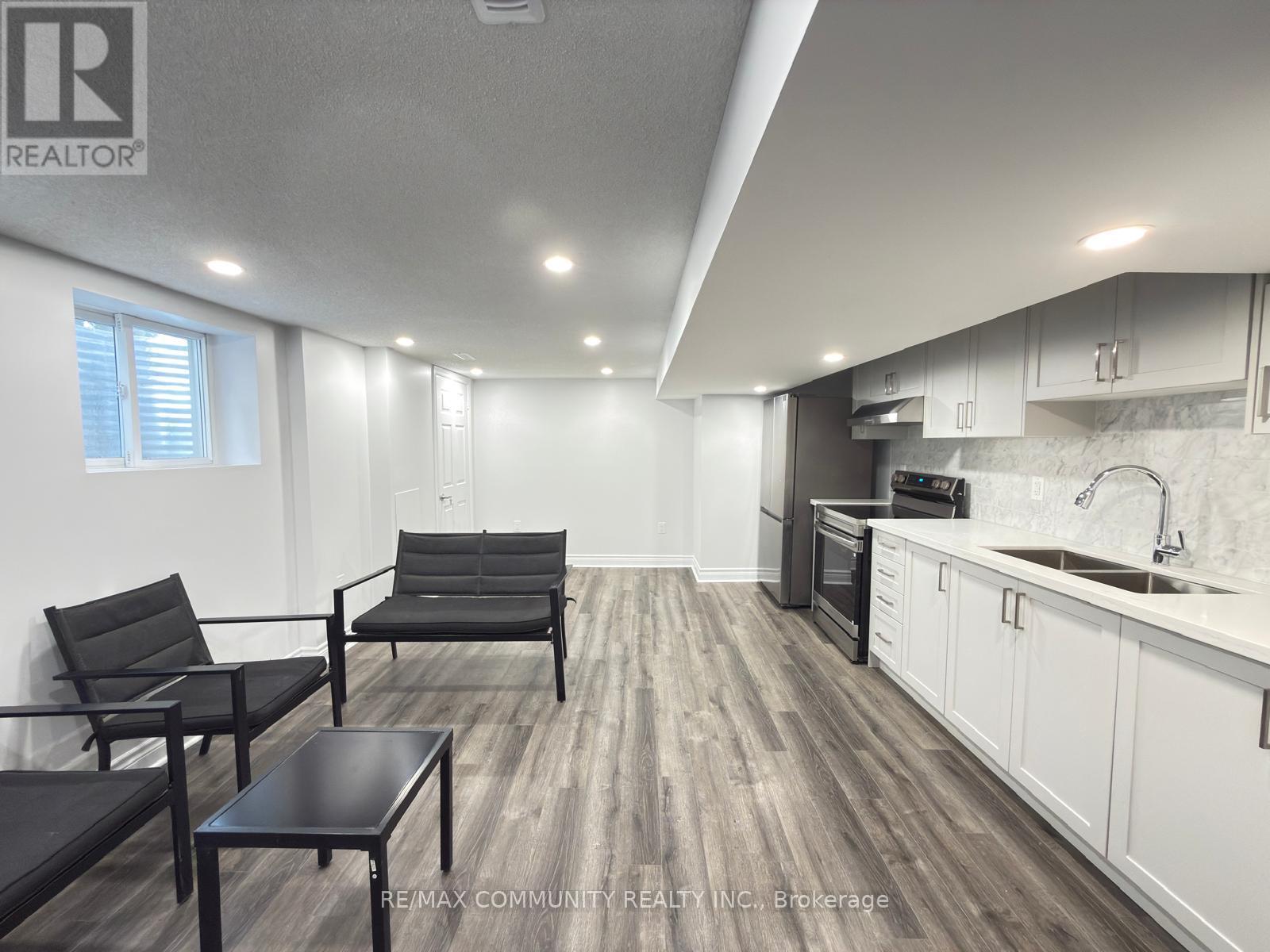 25 Freer Crescent, Ajax, ON - Indoor Photo Showing Kitchen With Double Sink