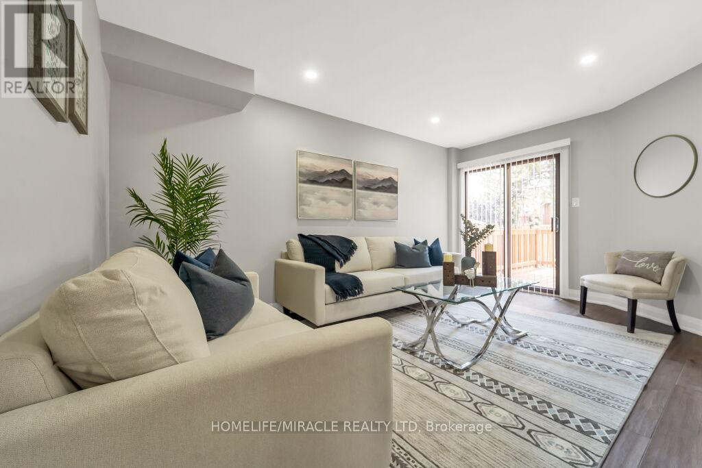 Upper - 57 Lord Simcoe Drive, Brampton, ON - Indoor Photo Showing Living Room