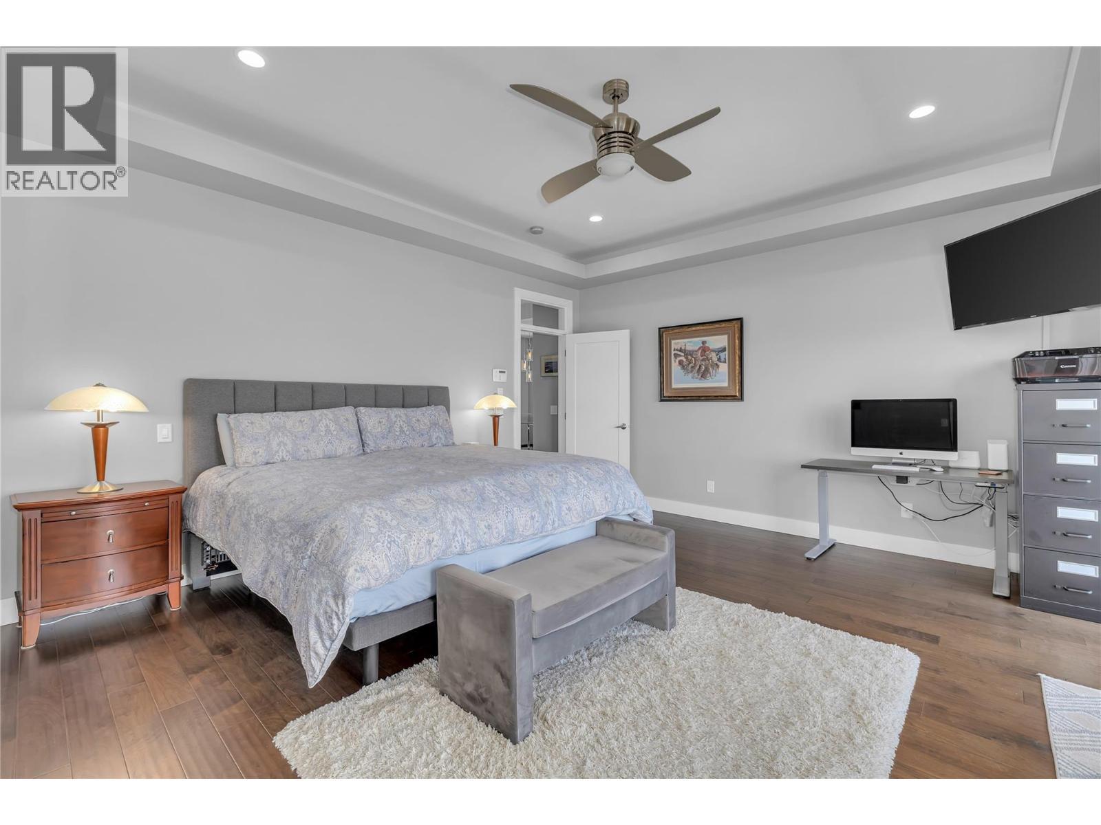 1823 Diamond View Drive, West Kelowna, BC - Indoor Photo Showing Bedroom