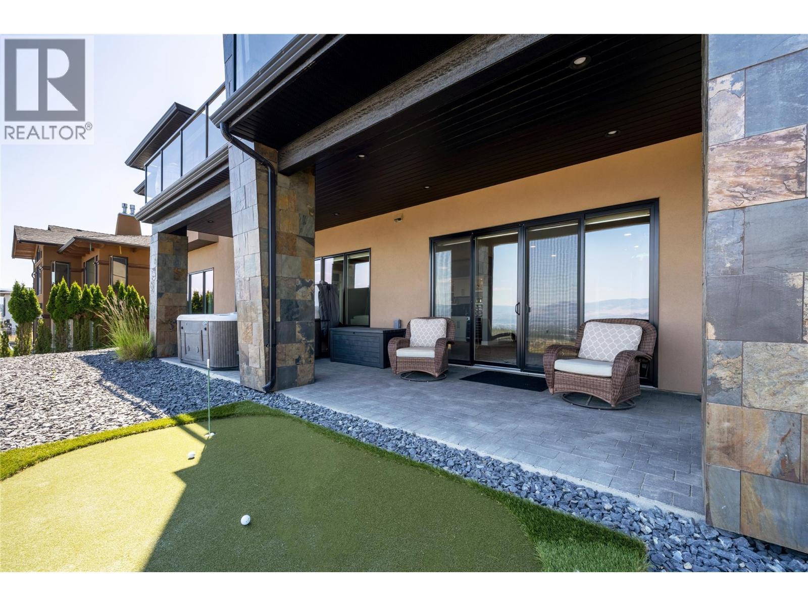 1823 Diamond View Drive, West Kelowna, BC - Outdoor With Exterior