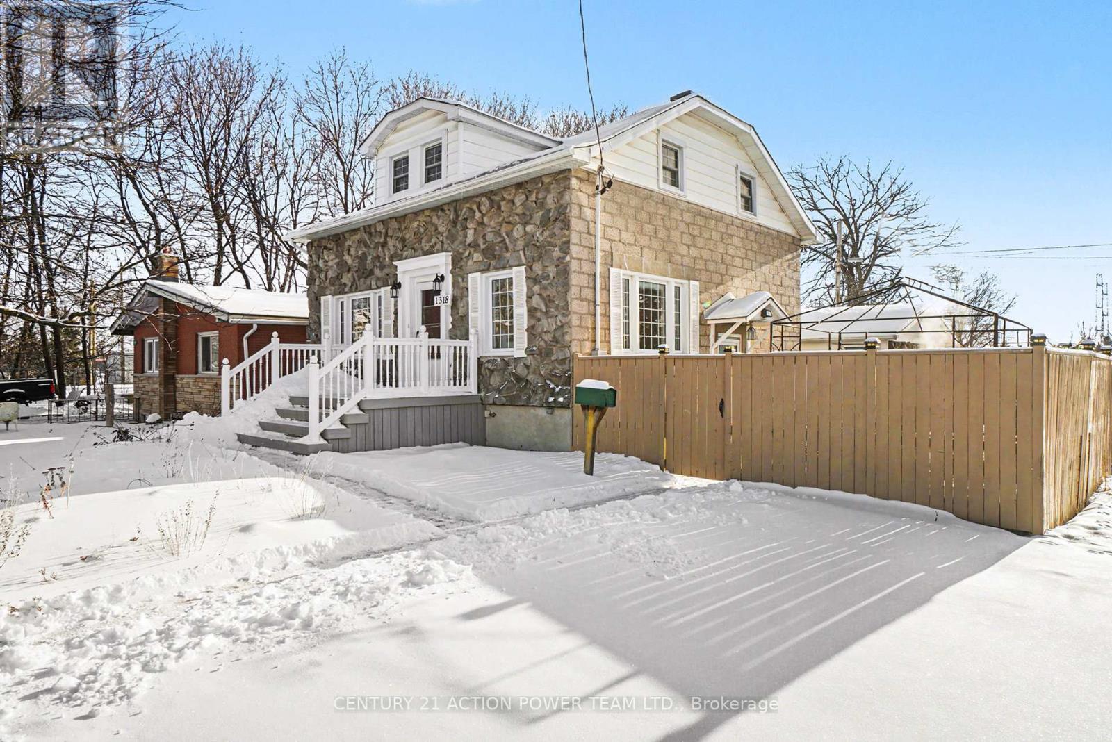 1318 Brookline Avenue, Ottawa, ON - Outdoor