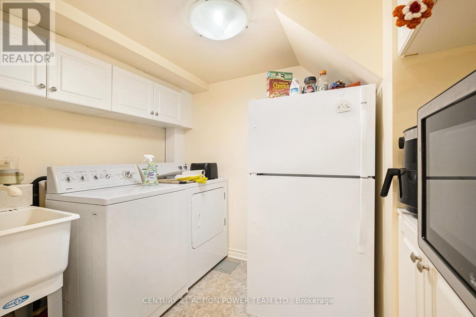 1318 Brookline Avenue, Ottawa, ON - Indoor Photo Showing Laundry Room