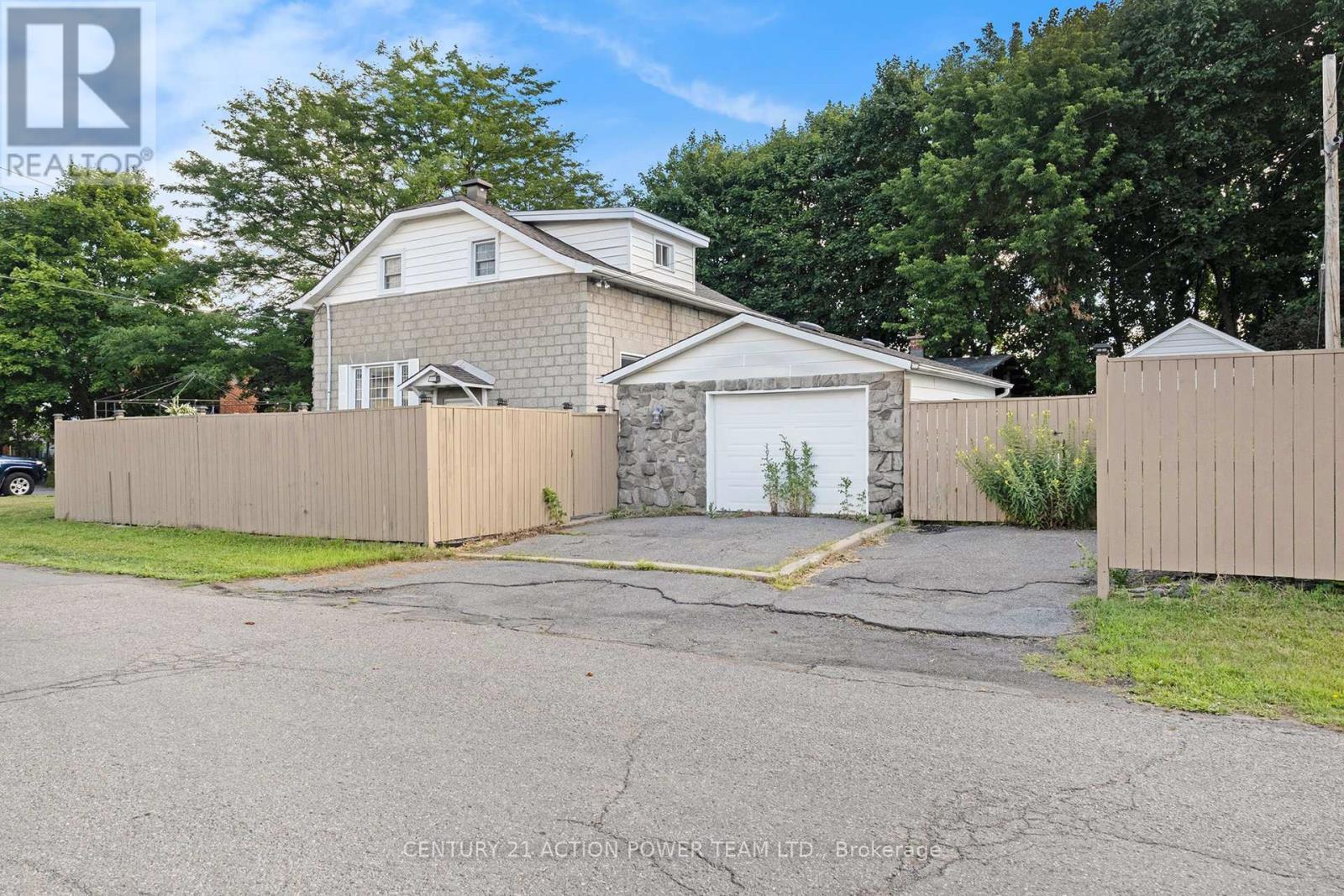 1318 Brookline Avenue, Ottawa, ON - Outdoor