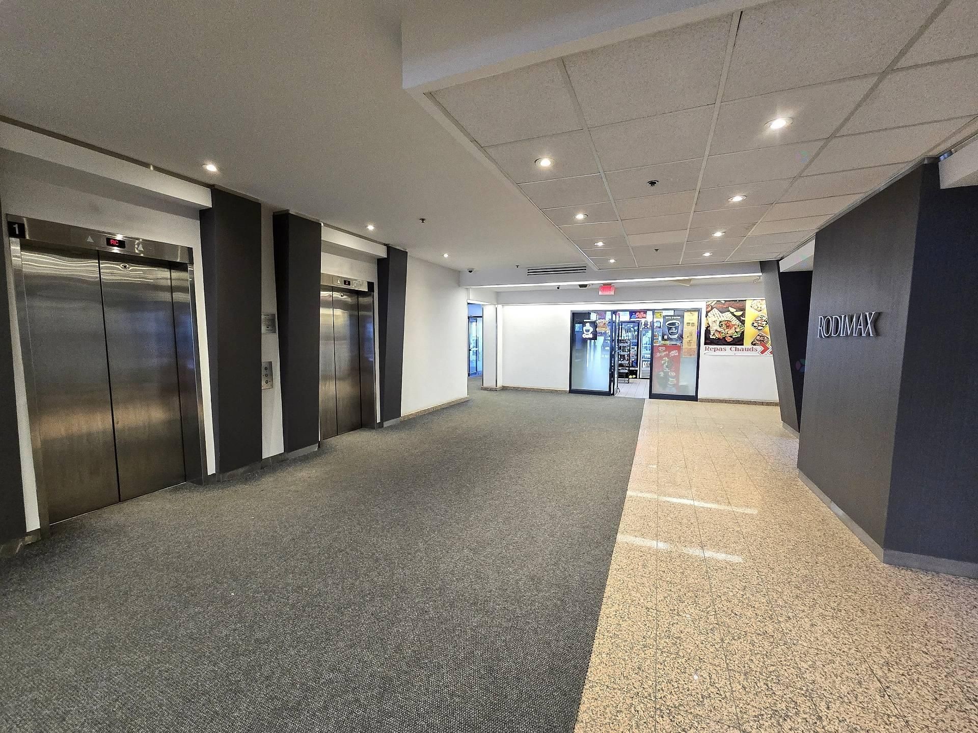 Hall d'entrée/Vestibule - 403-35 Rue De Port-Royal E., Montréal (Ahuntsic-Cartierville), QC - Indoor Photo Showing Other Room