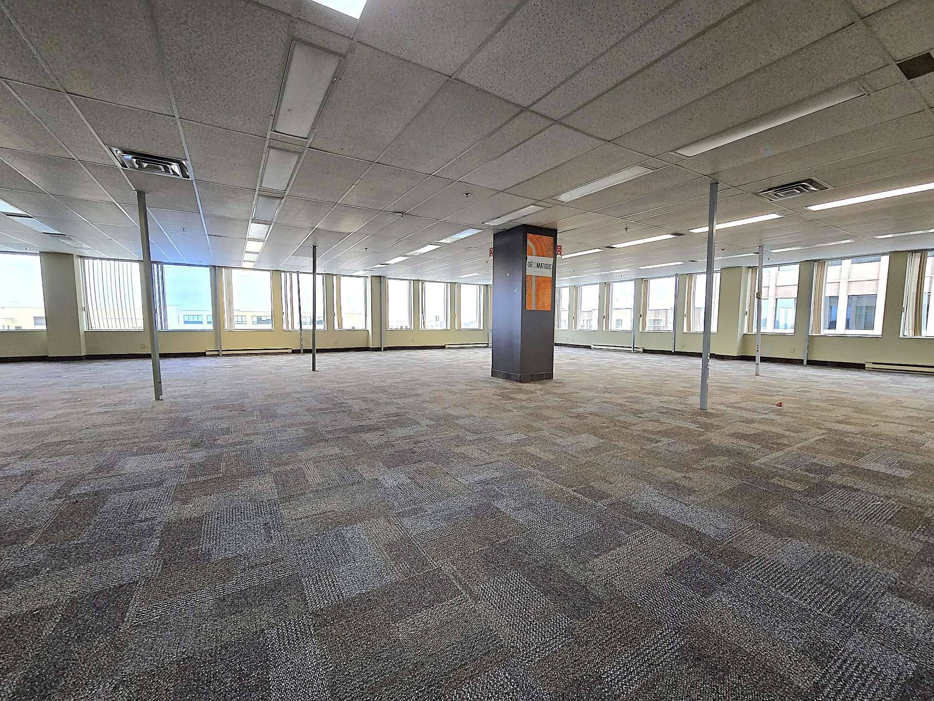 Bureau - 403-35 Rue De Port-Royal E., Montréal (Ahuntsic-Cartierville), QC - Indoor Photo Showing Other Room