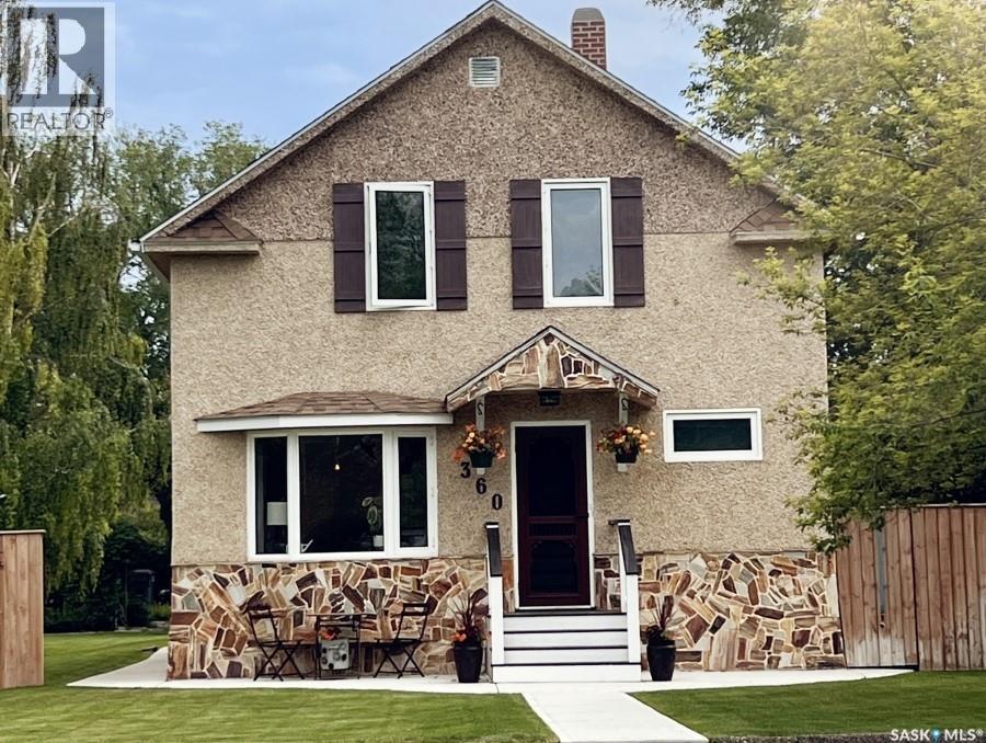360 4Th Avenue W, Shaunavon, SK - Outdoor