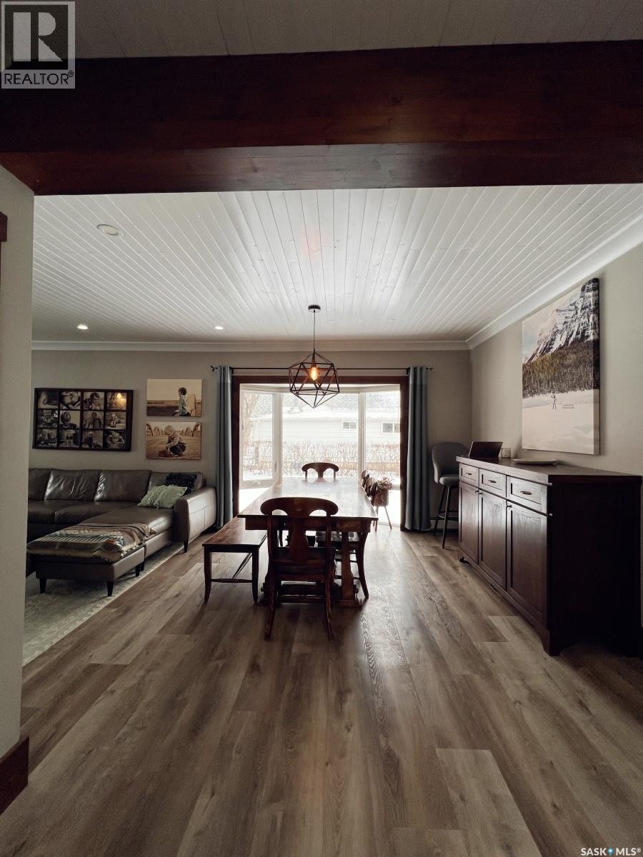 360 4Th Avenue W, Shaunavon, SK - Indoor Photo Showing Other Room