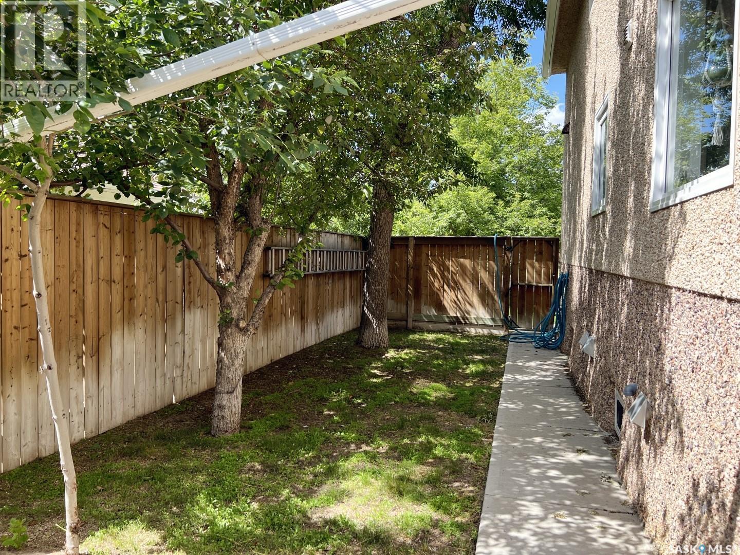 360 4Th Avenue W, Shaunavon, SK - Outdoor