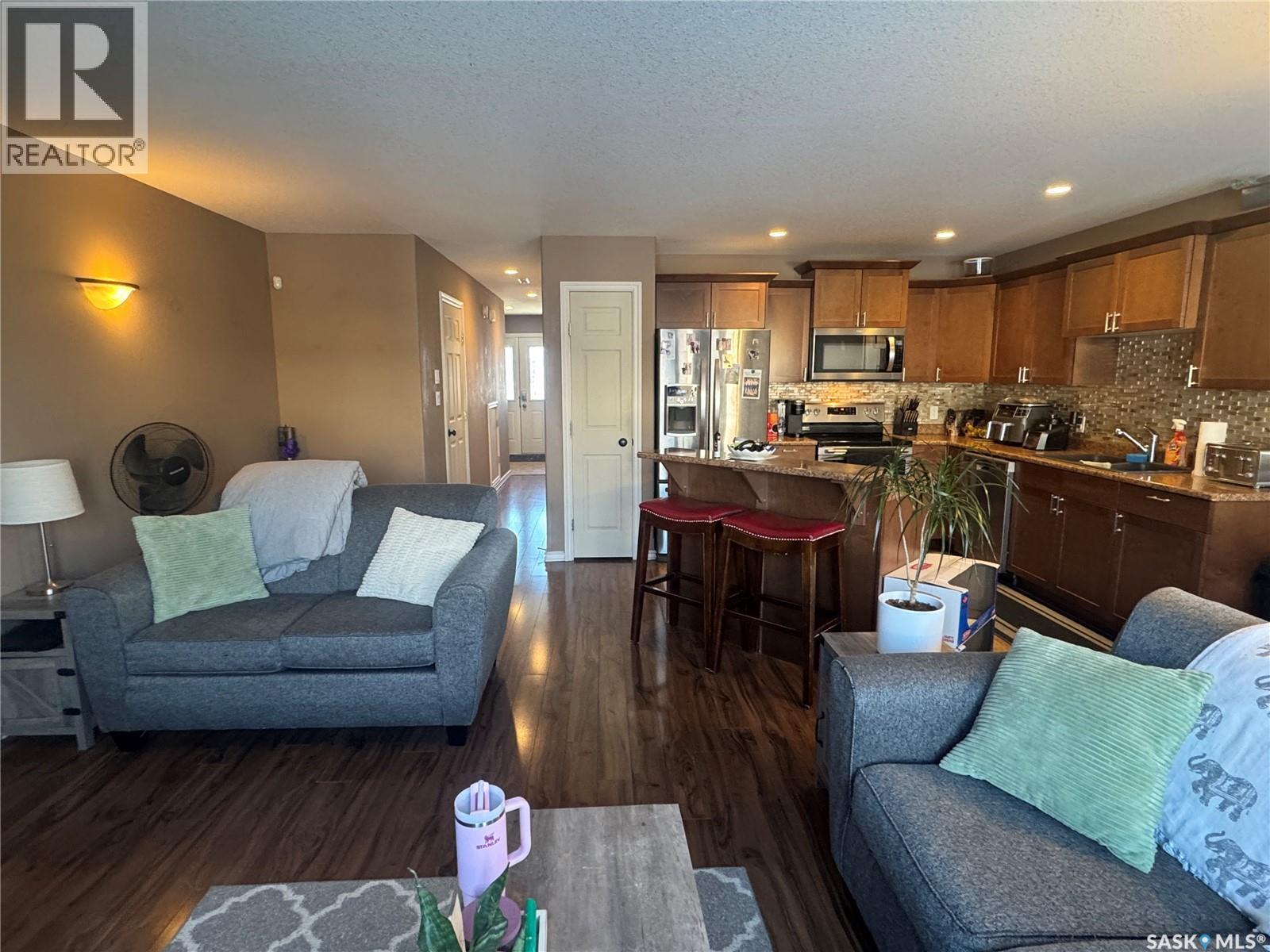3 1360 Studer Street, La Ronge, SK - Indoor Photo Showing Living Room